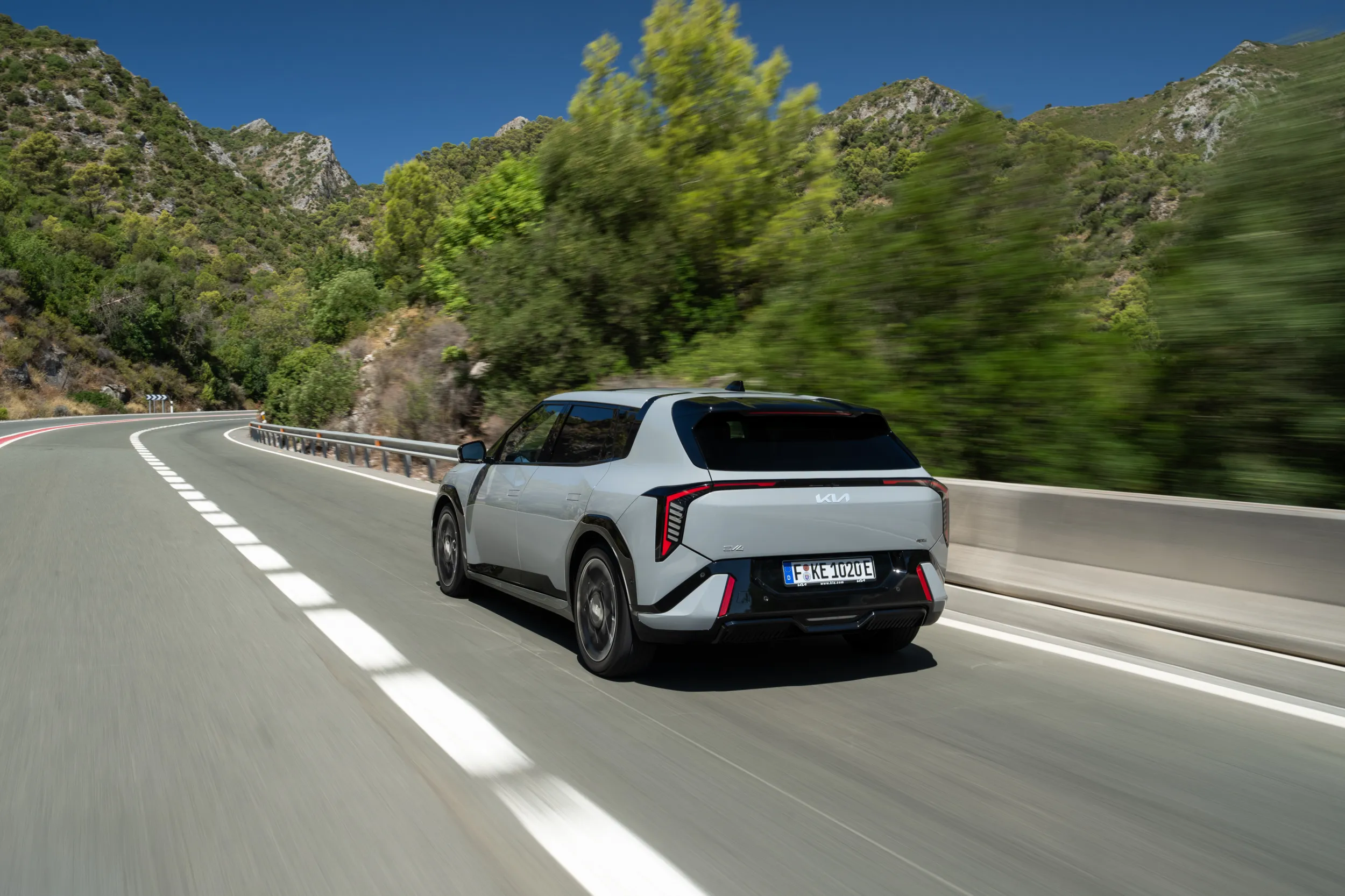 KIA EV4