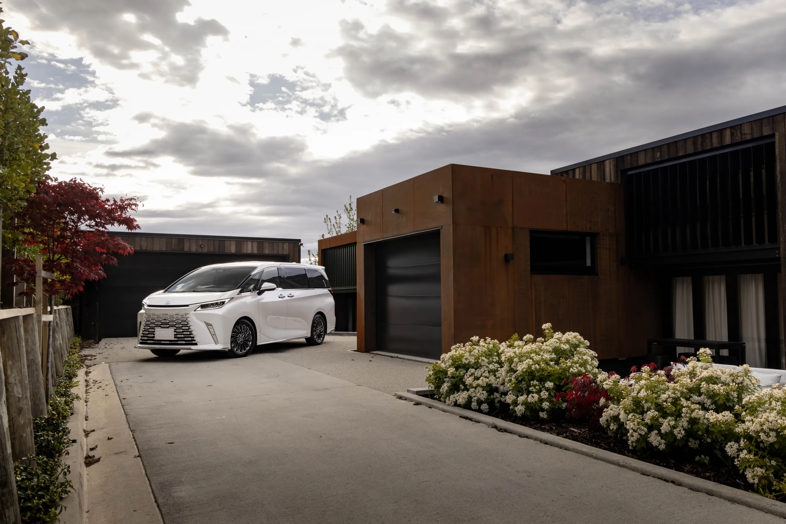 Lexus LM