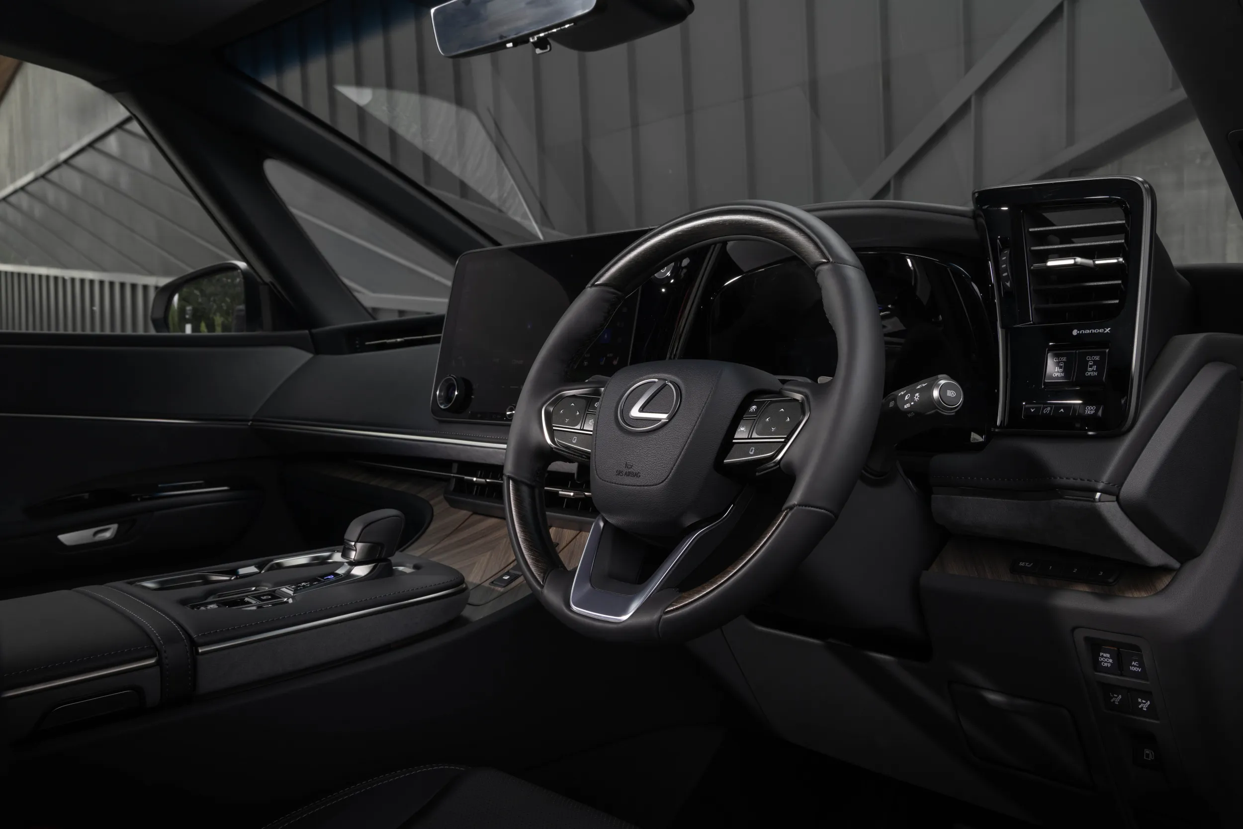 Lexus LM