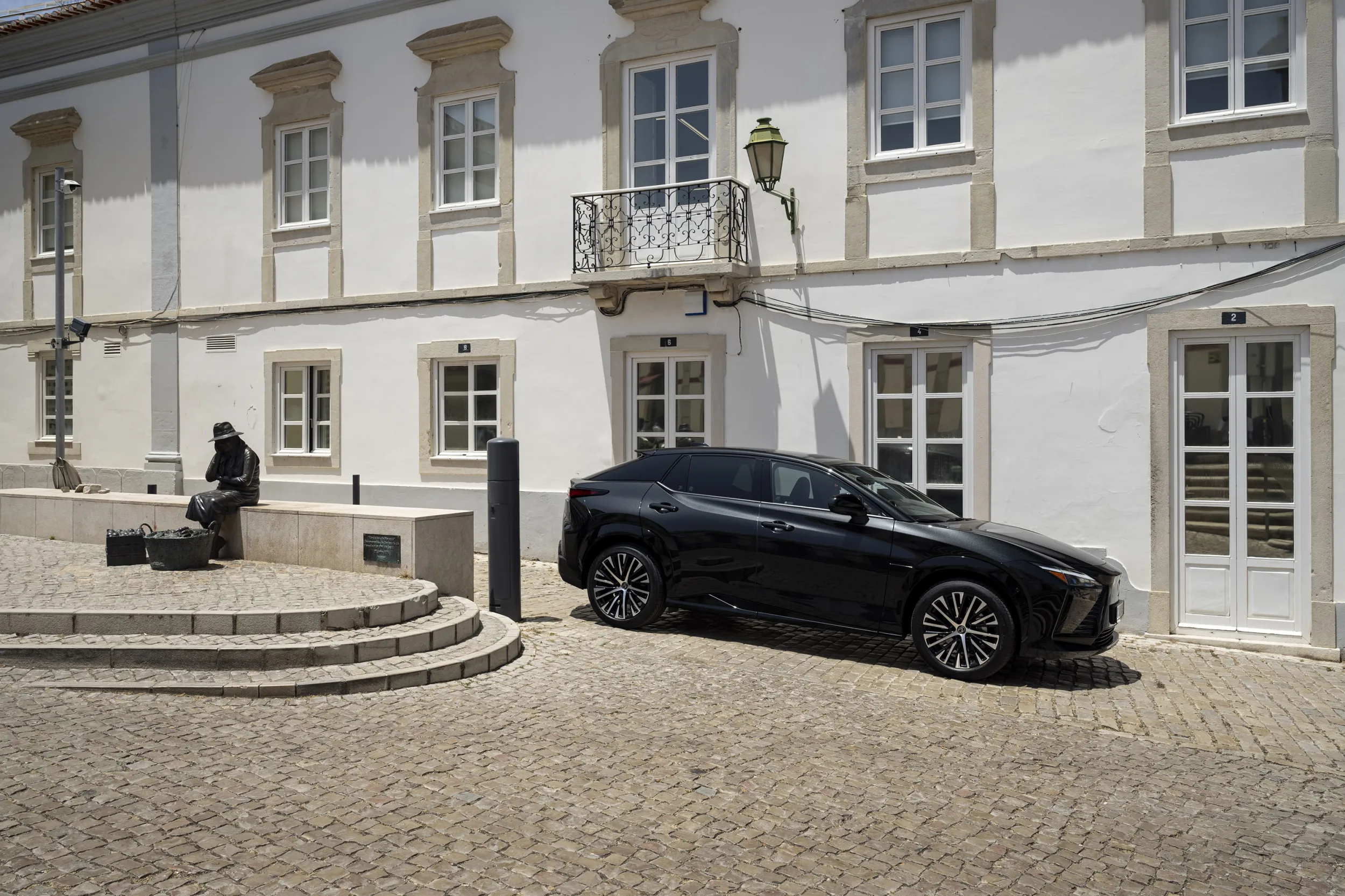 Lexus RZ 550e F Sport