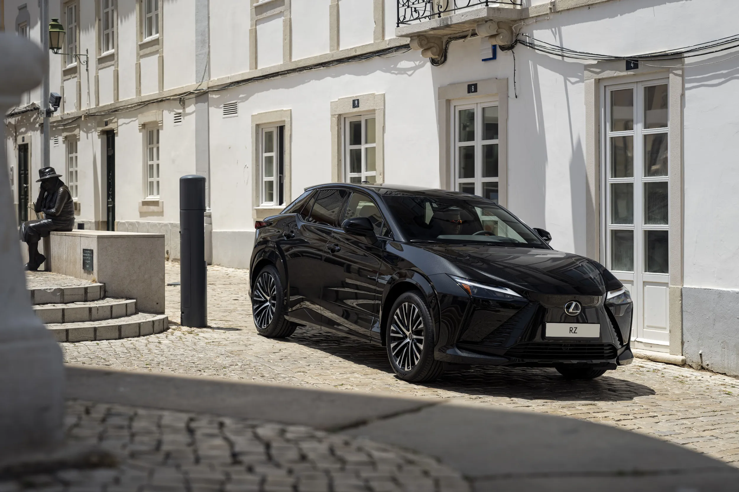 Lexus RZ 550e F Sport