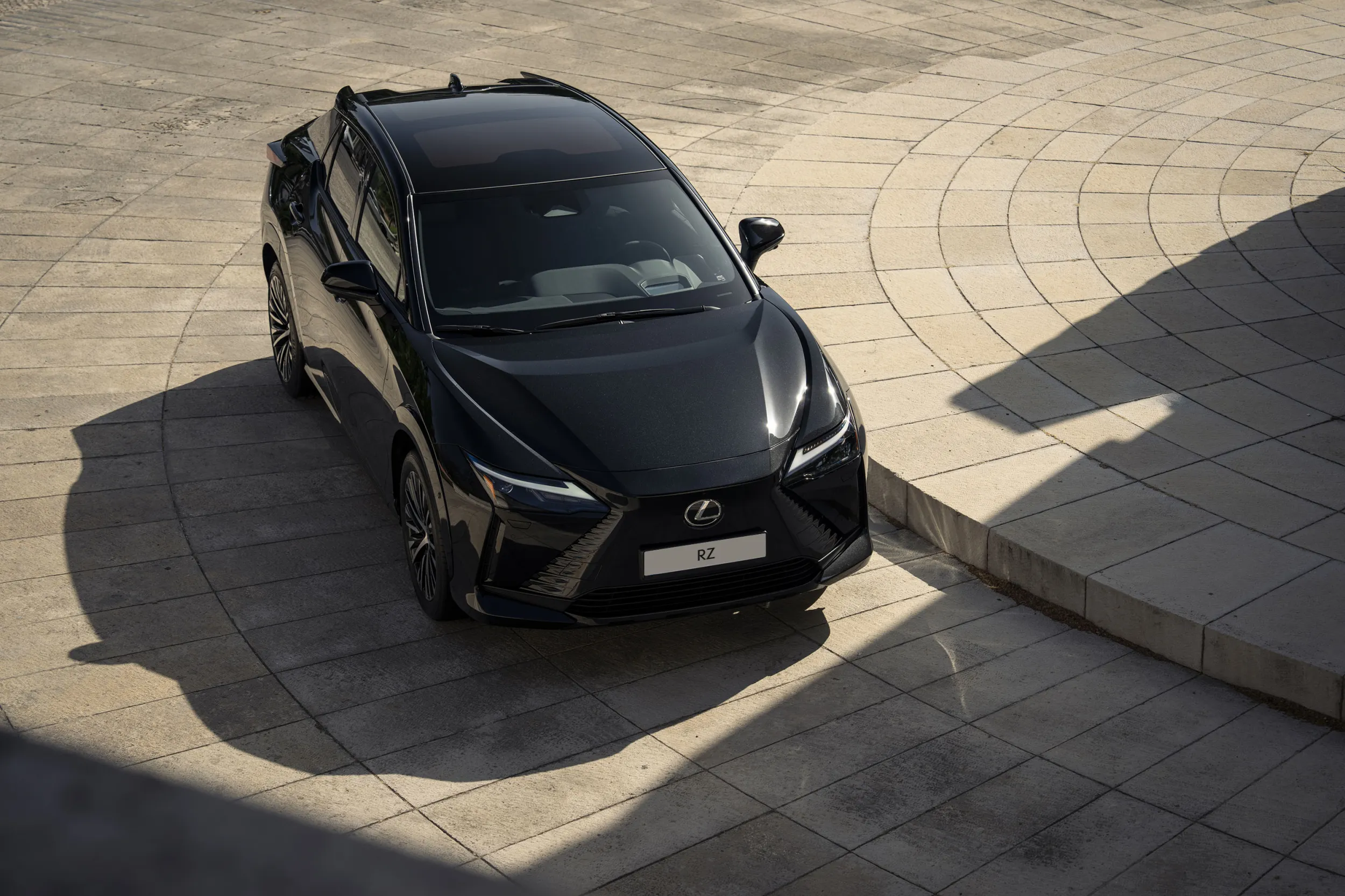Lexus RZ 550e F Sport