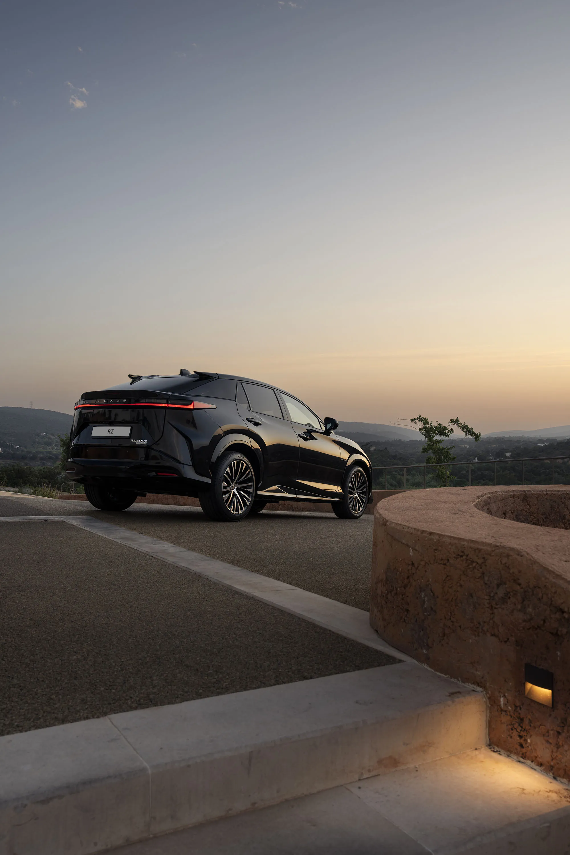 Lexus RZ 550e F Sport