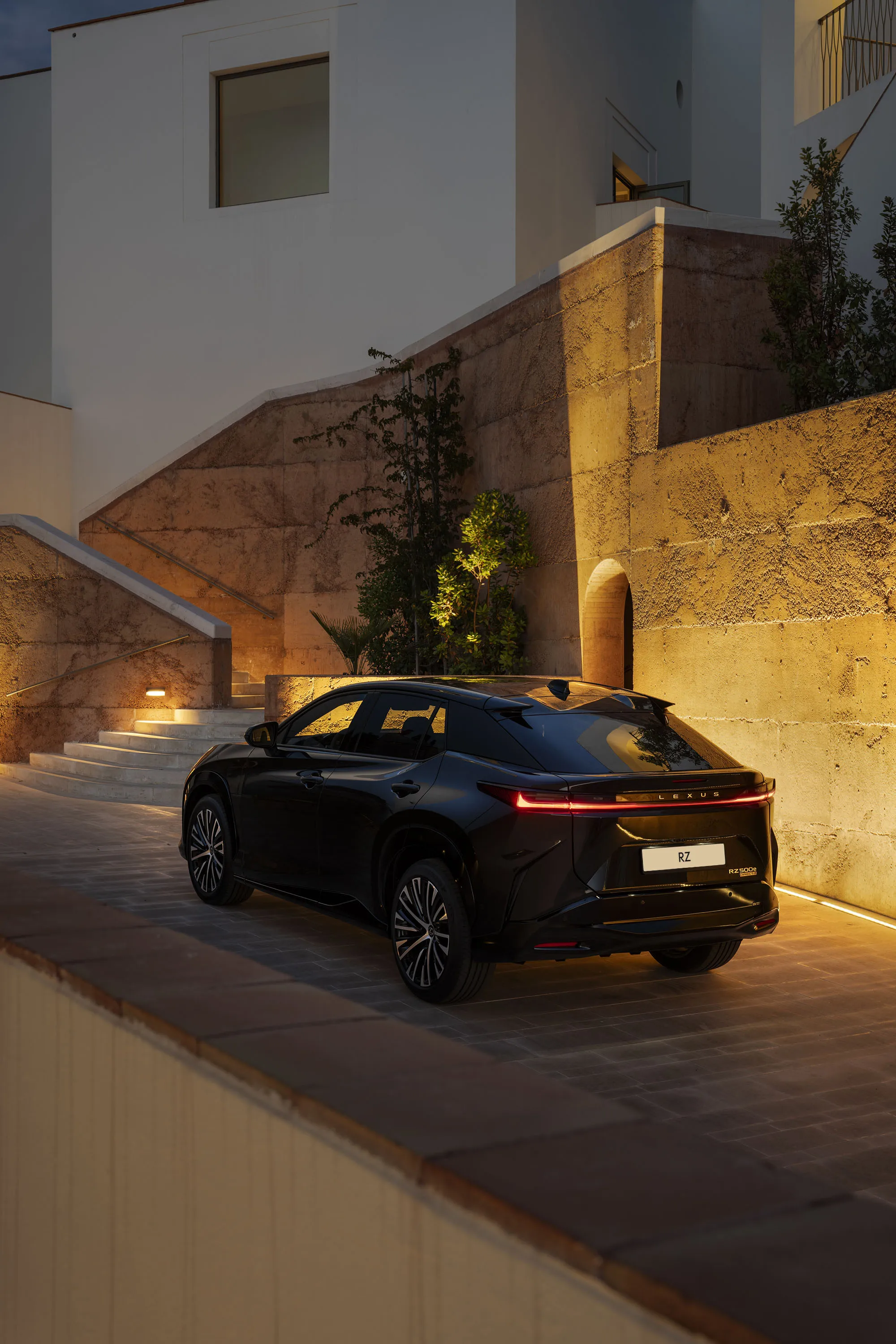 Lexus RZ 550e F Sport