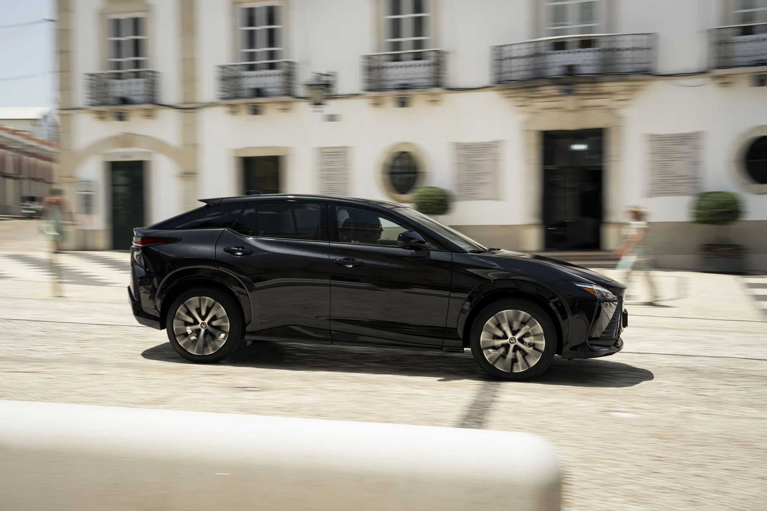 Lexus RZ 550e F Sport