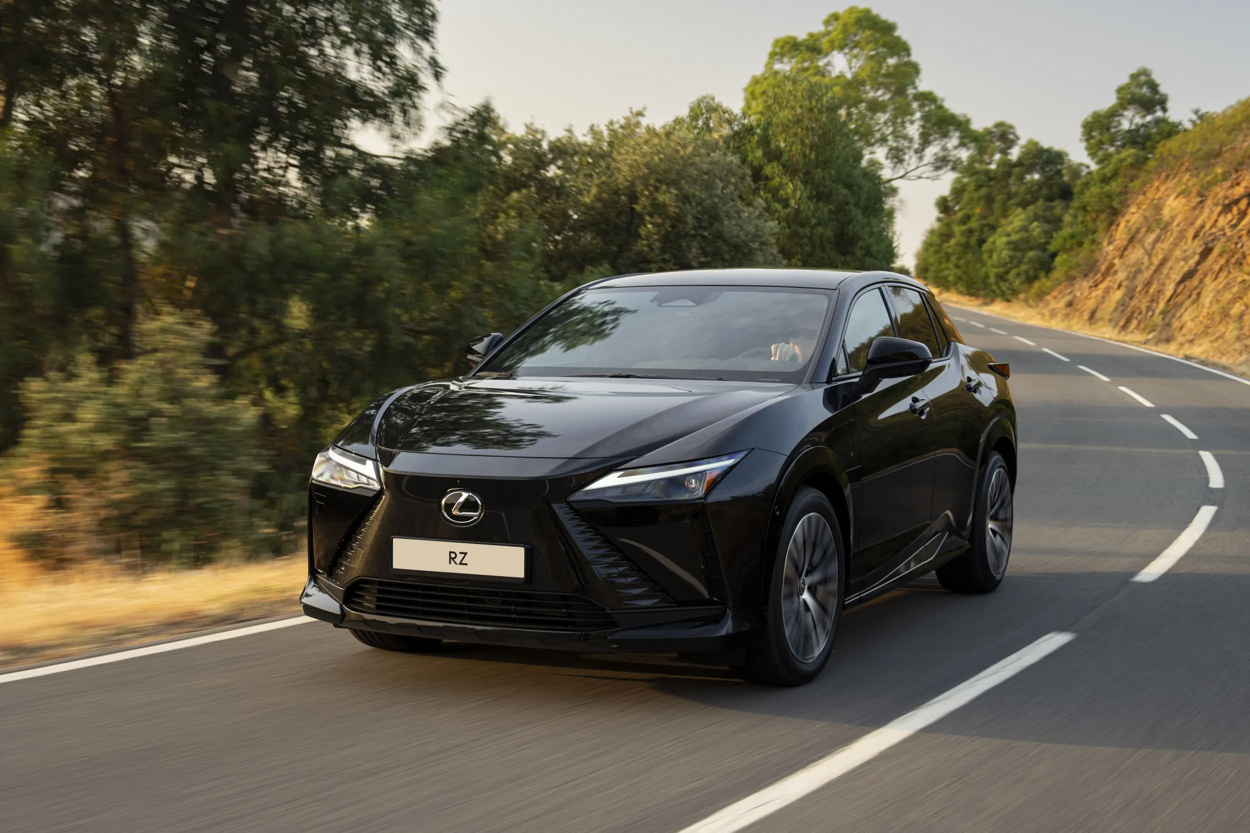 Lexus RZ 550e F Sport