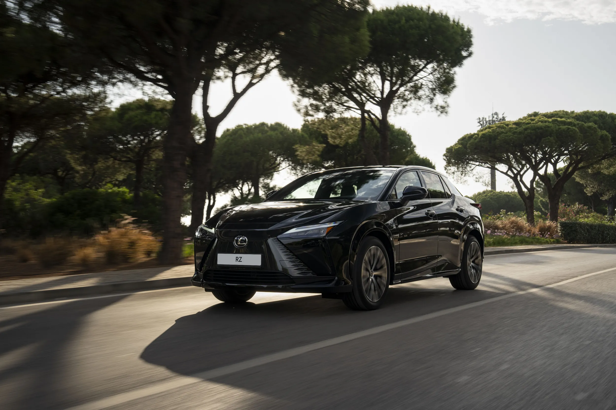 Lexus RZ 550e F Sport