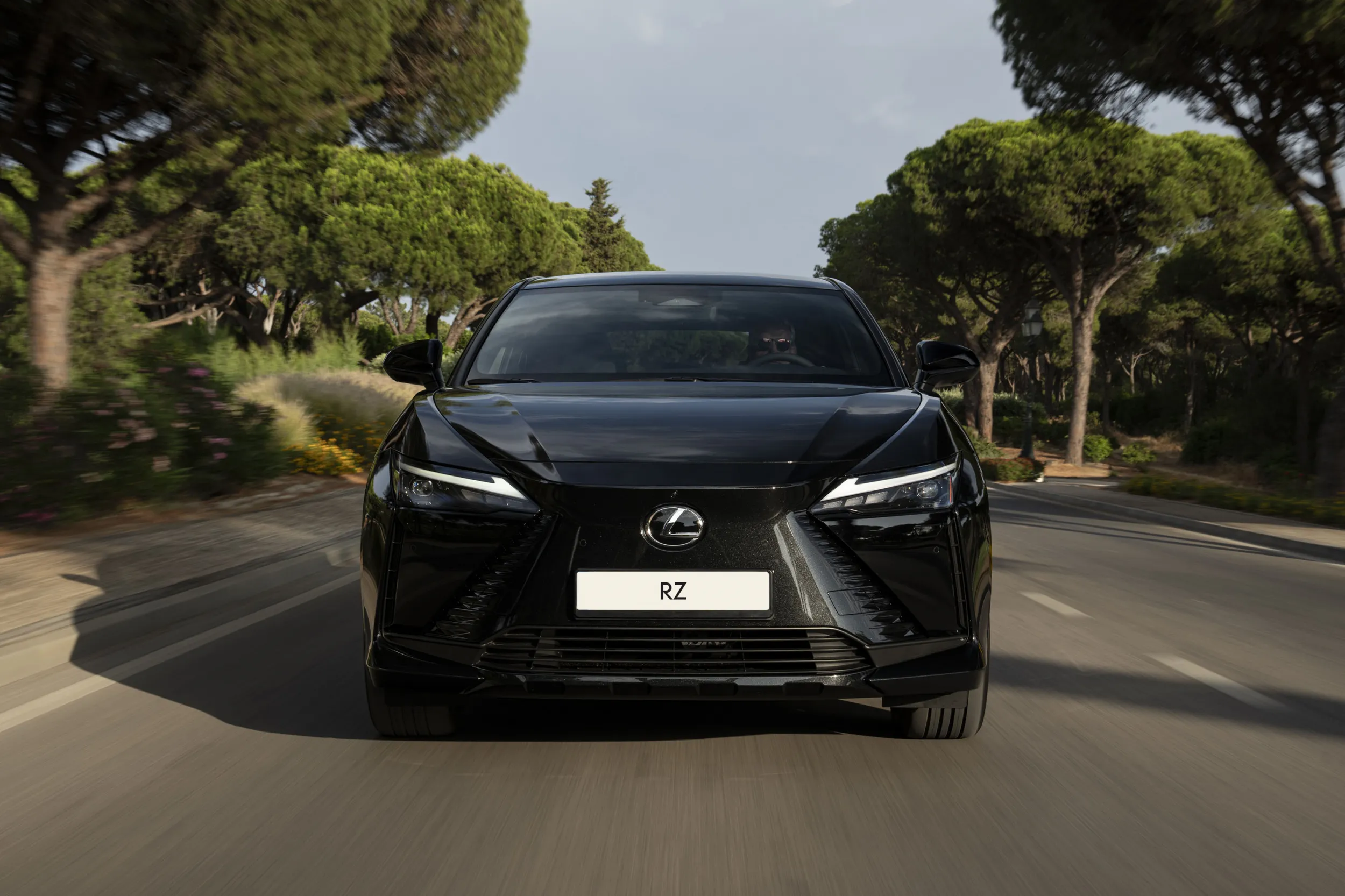 Lexus RZ 550e F Sport