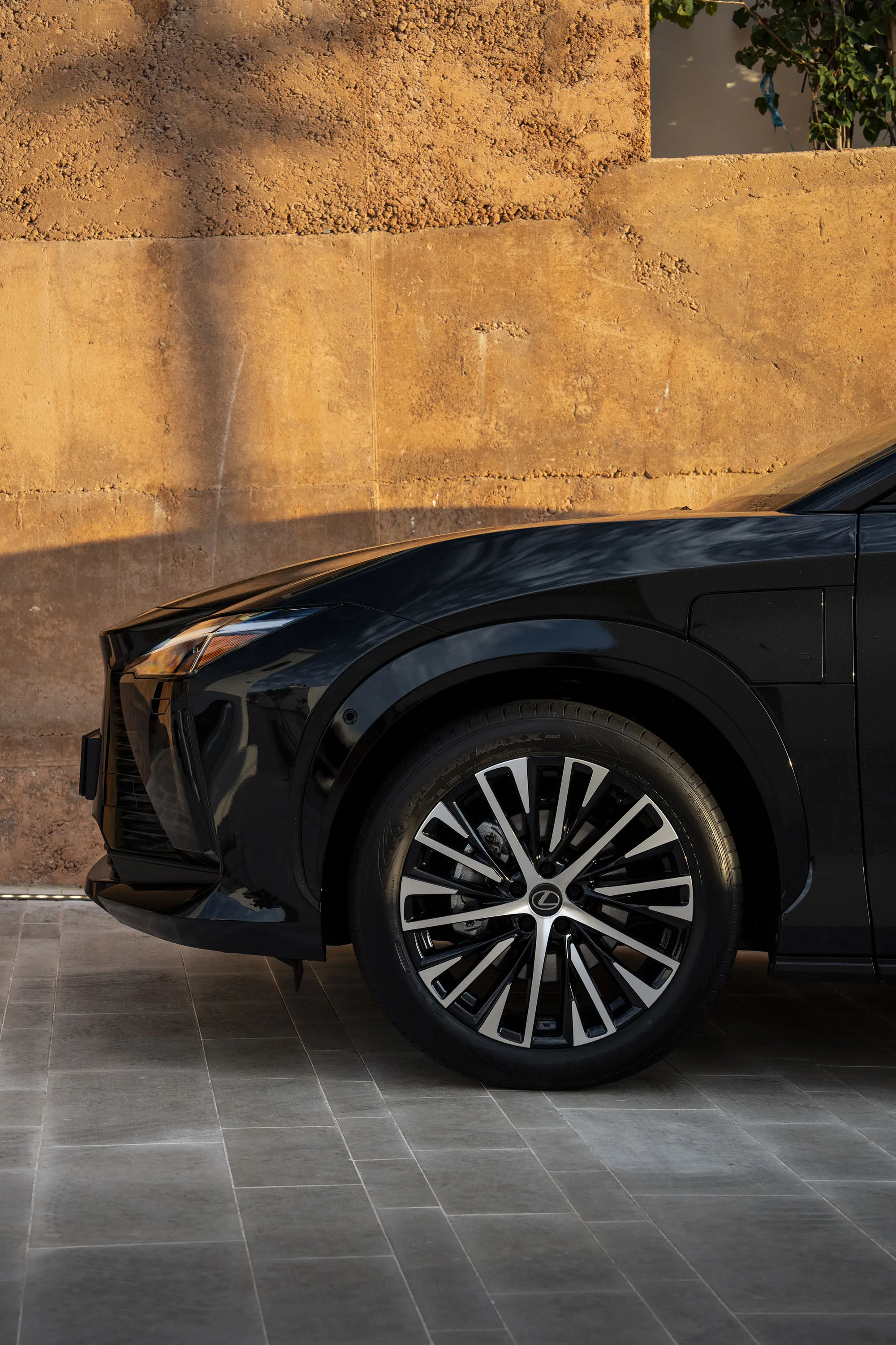 Lexus RZ 550e F Sport