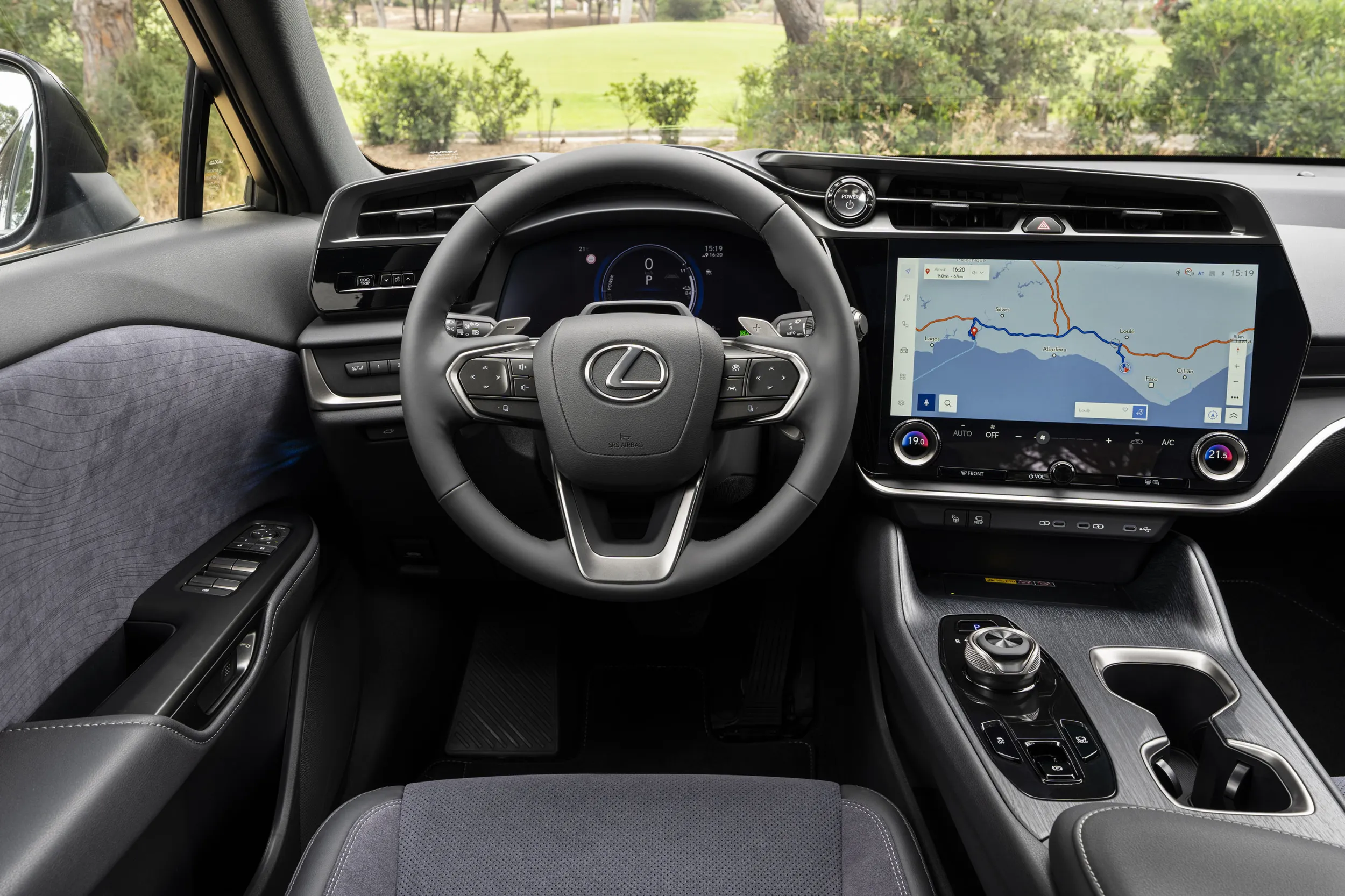 Lexus RZ 550e F Sport