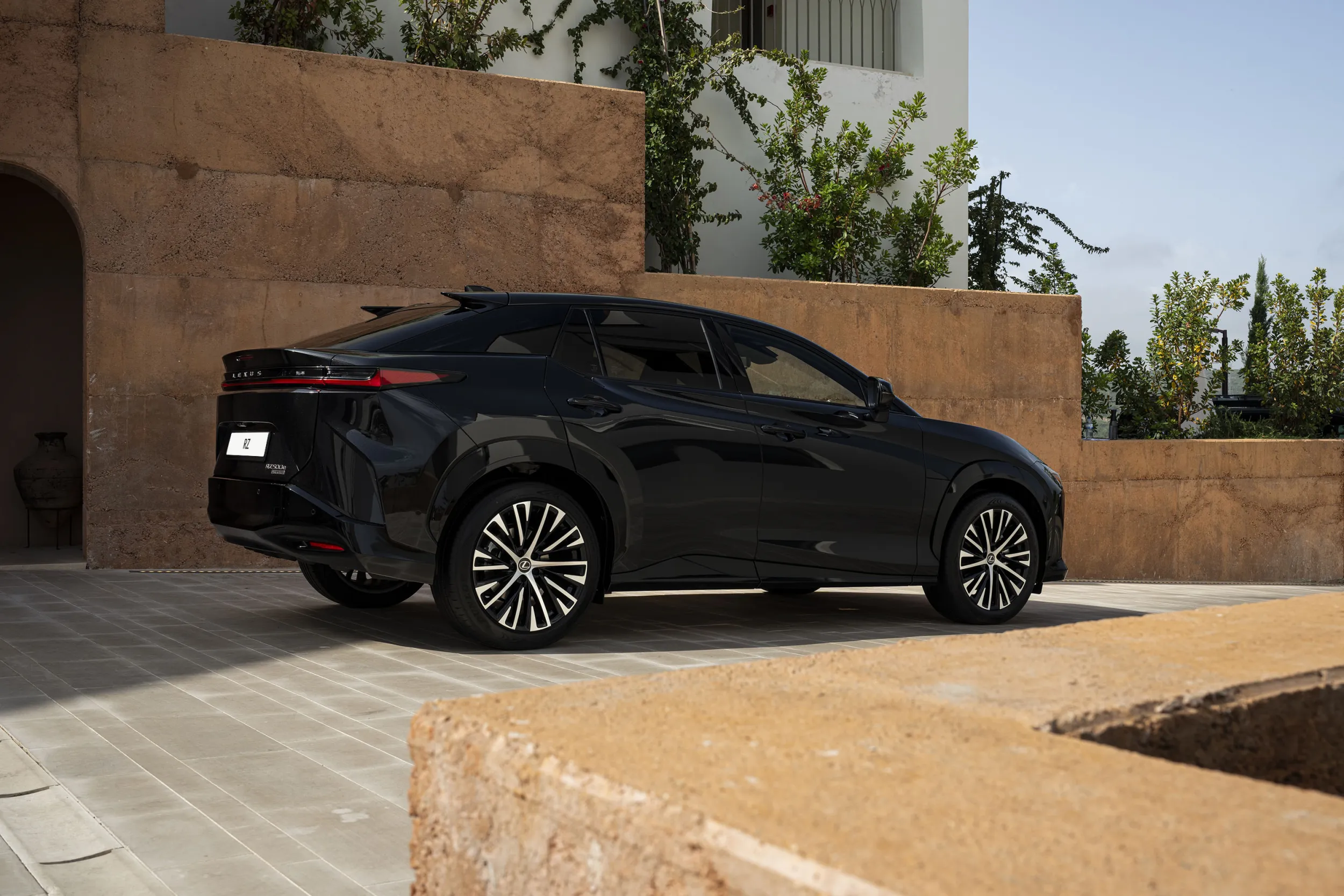 Lexus RZ 550e F Sport