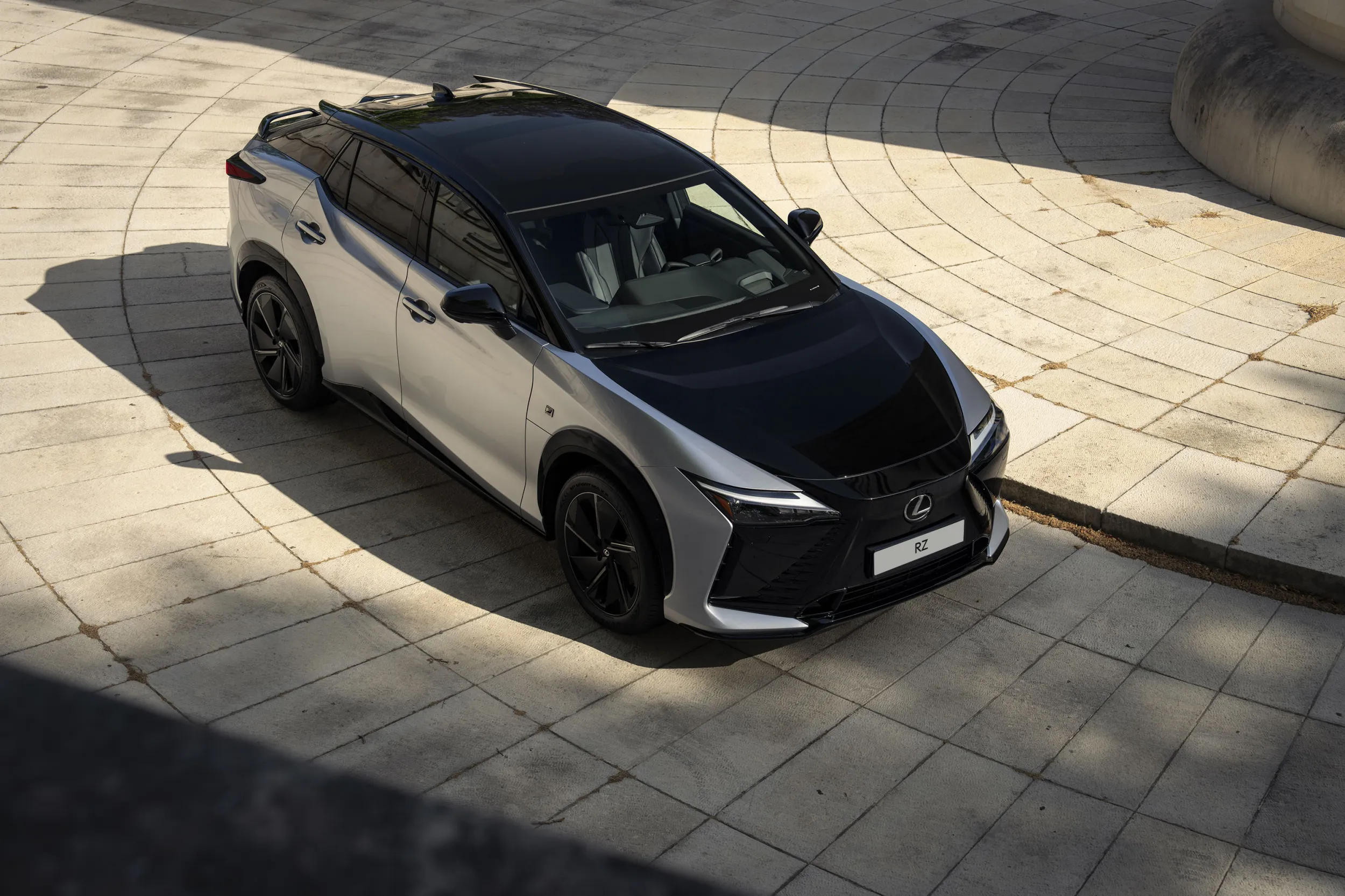 Lexus RZ 550e F Sport