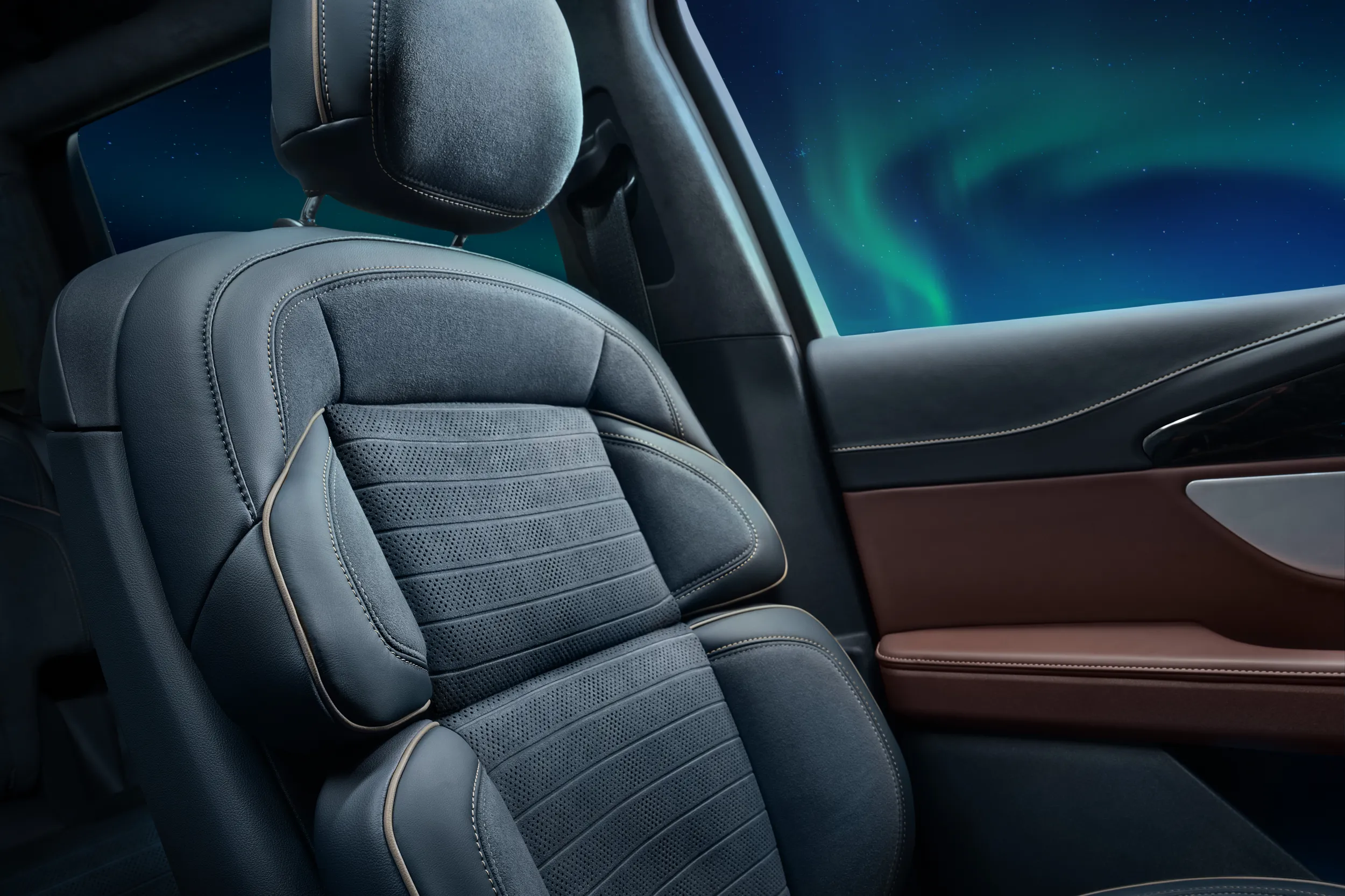 Lincoln Launches New Aurora Black Label Theme