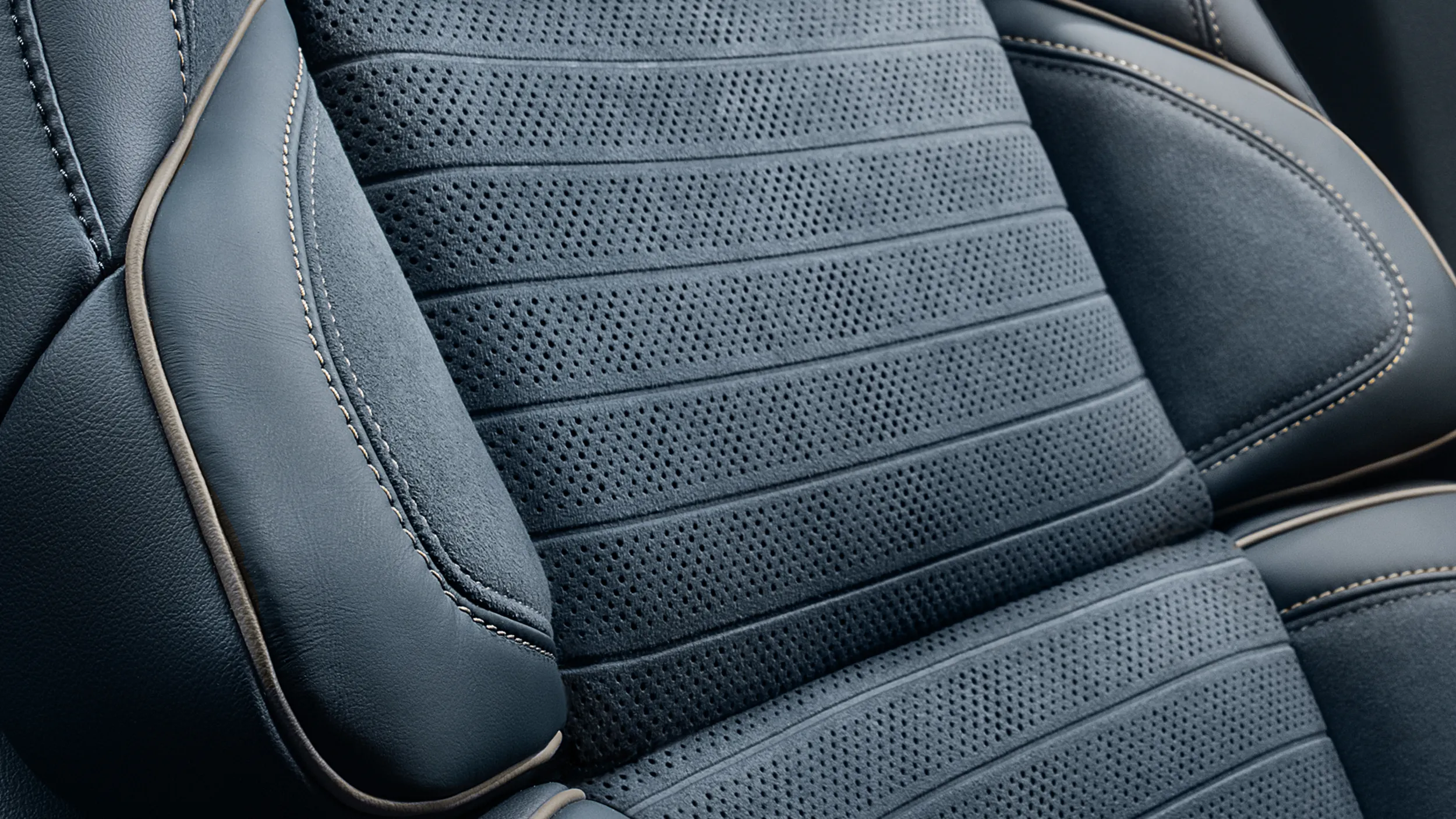 Lincoln Launches New Aurora Black Label Theme