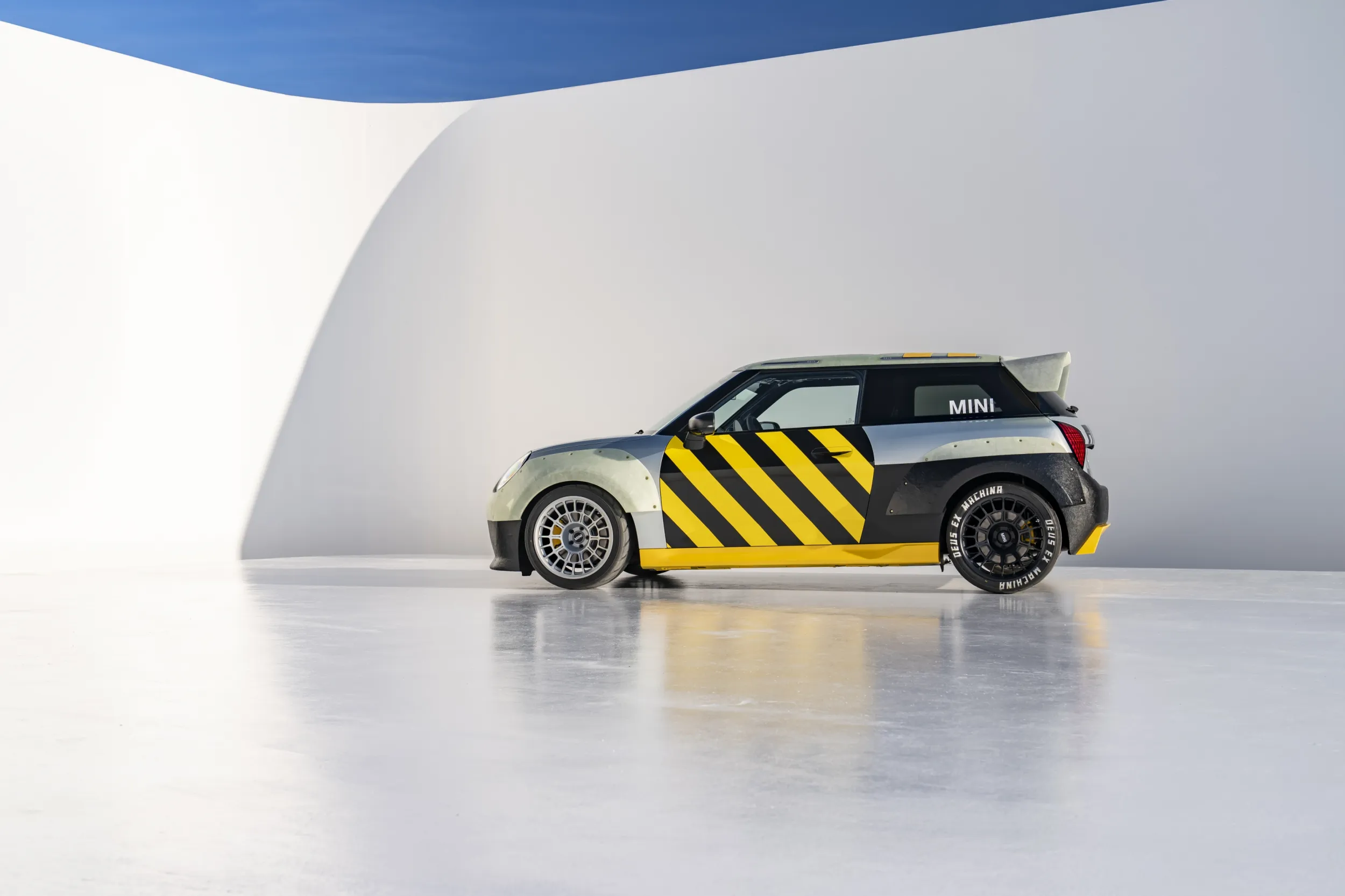 MINI JCW x Deus Ex Machina