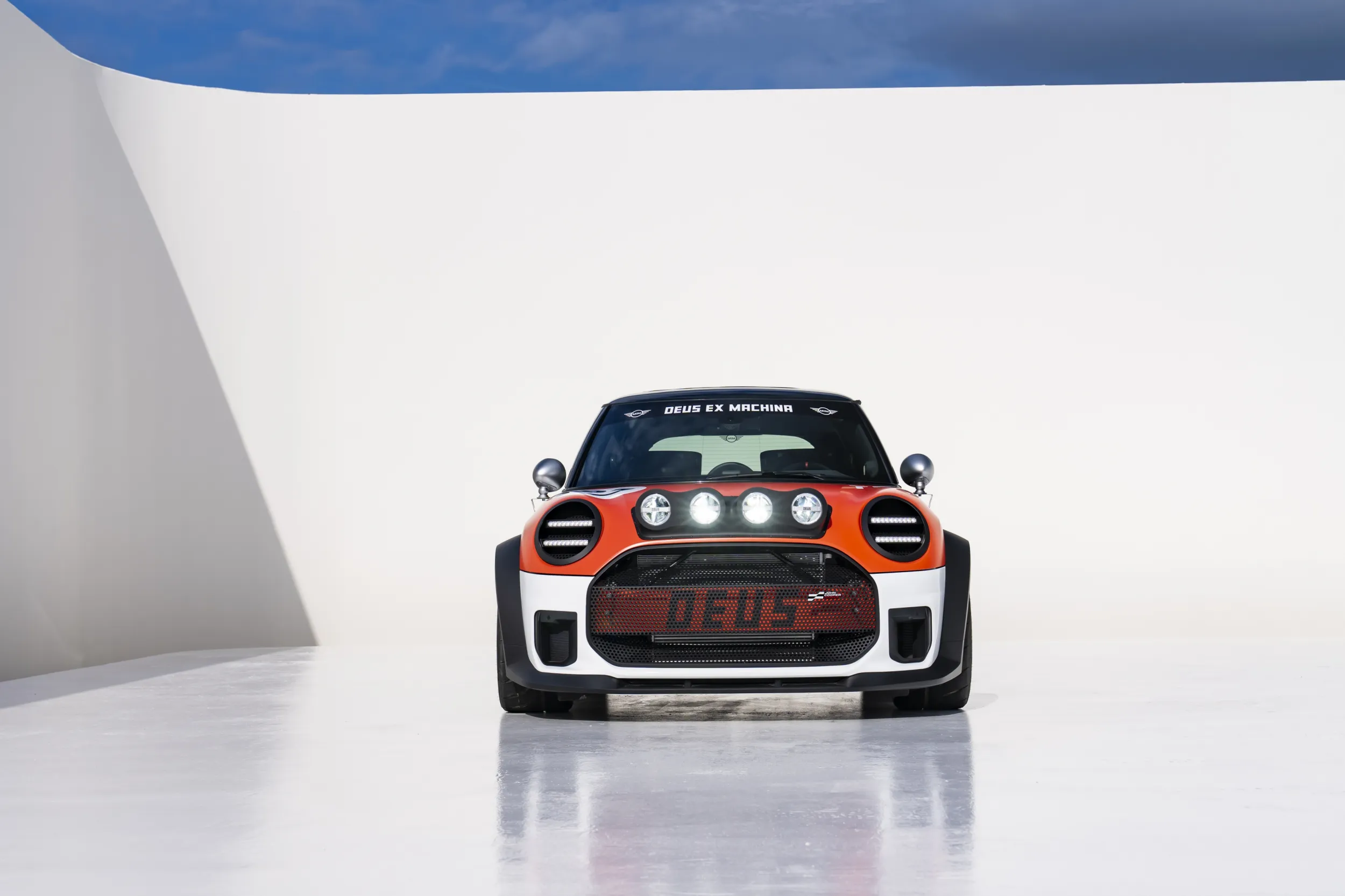 MINI JCW x Deus Ex Machina