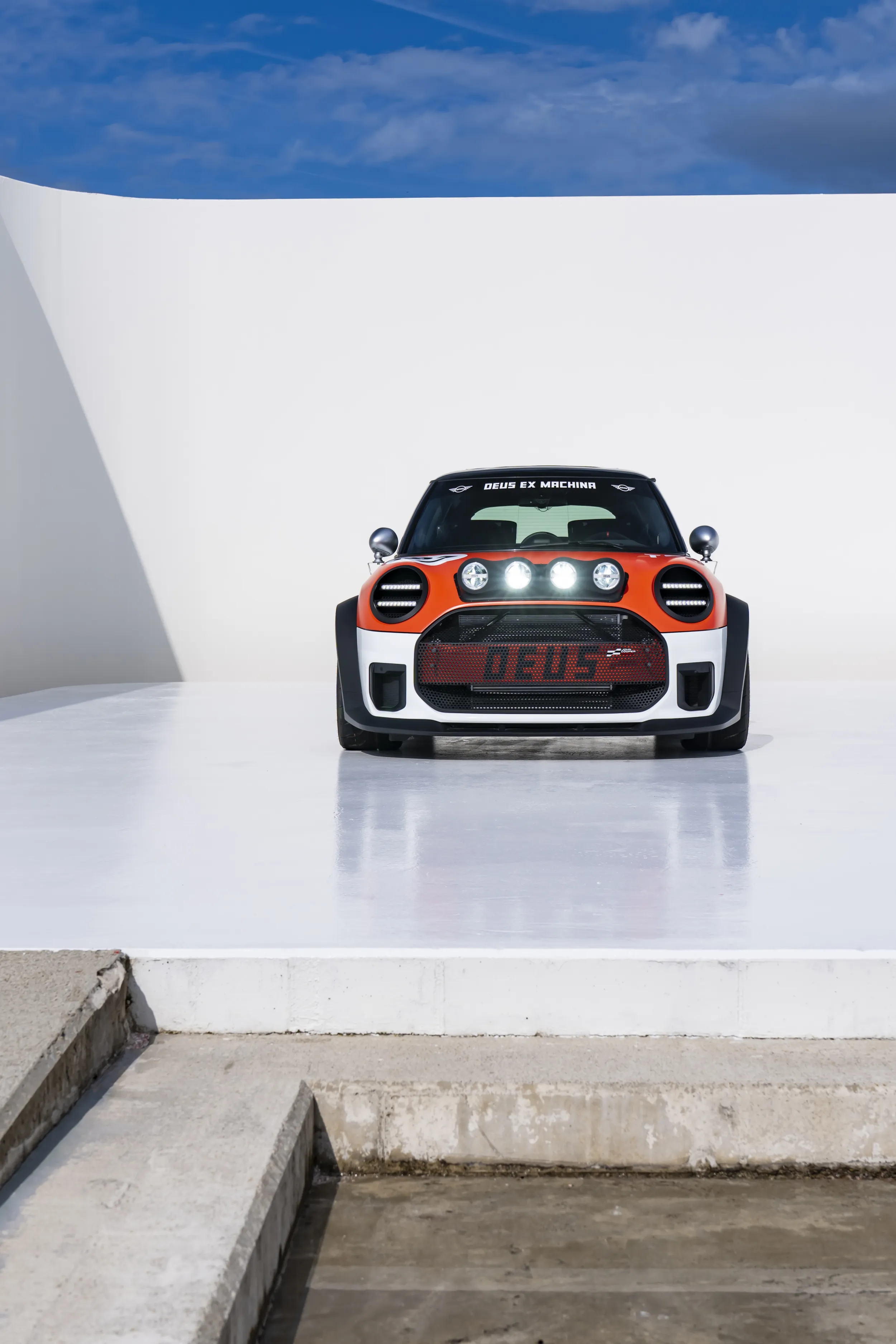 MINI JCW x Deus Ex Machina