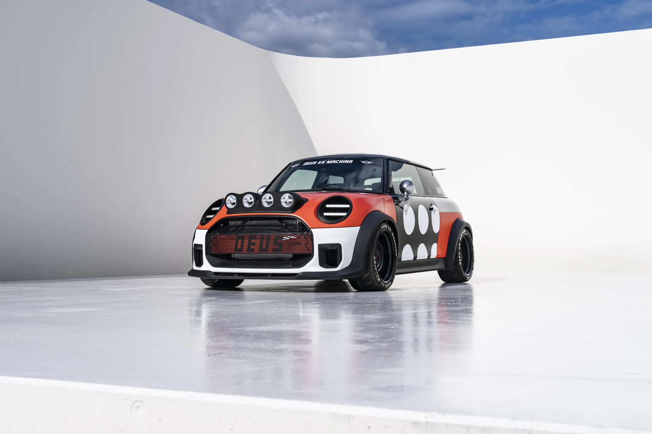 MINI JCW x Deus Ex Machina