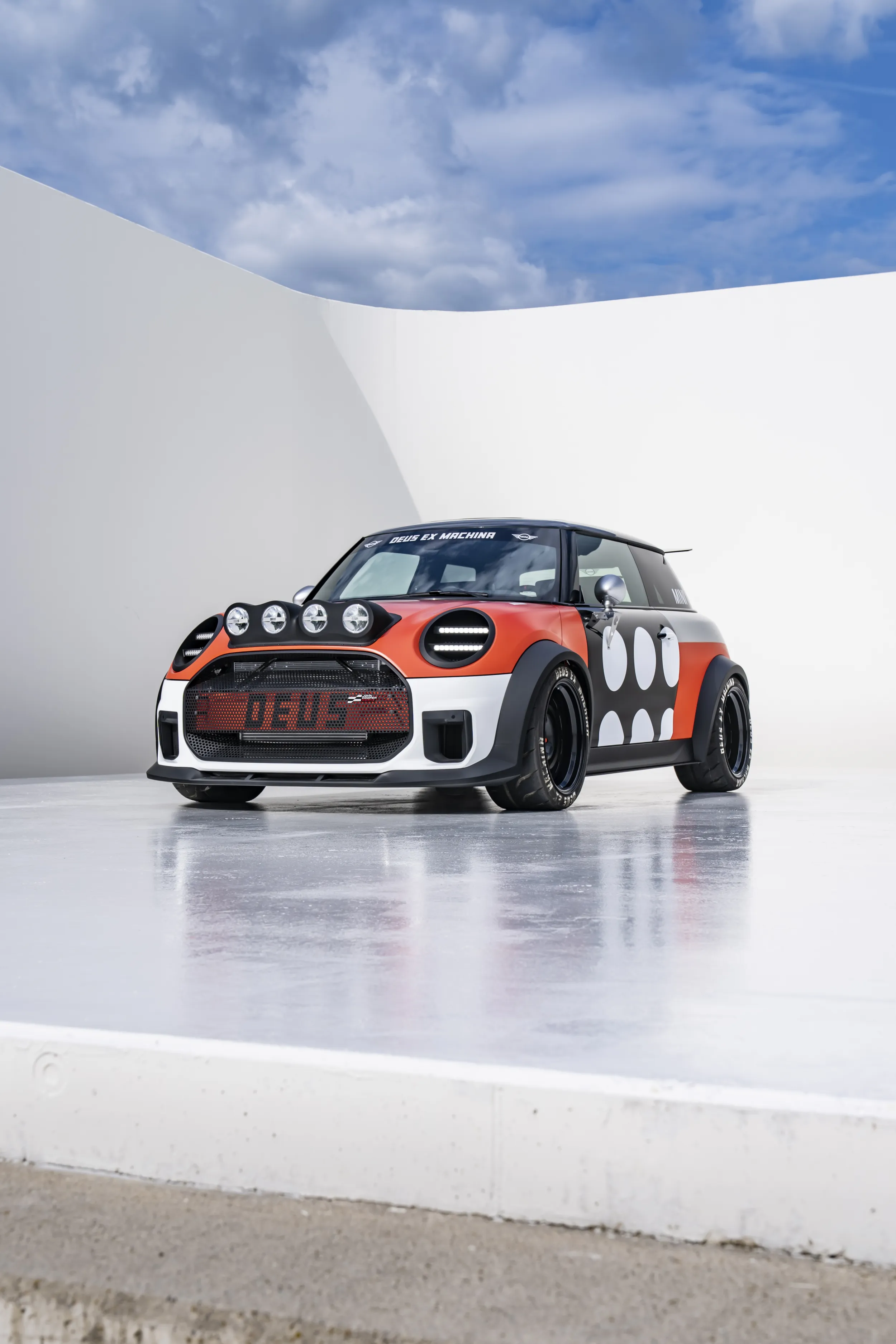 MINI JCW x Deus Ex Machina