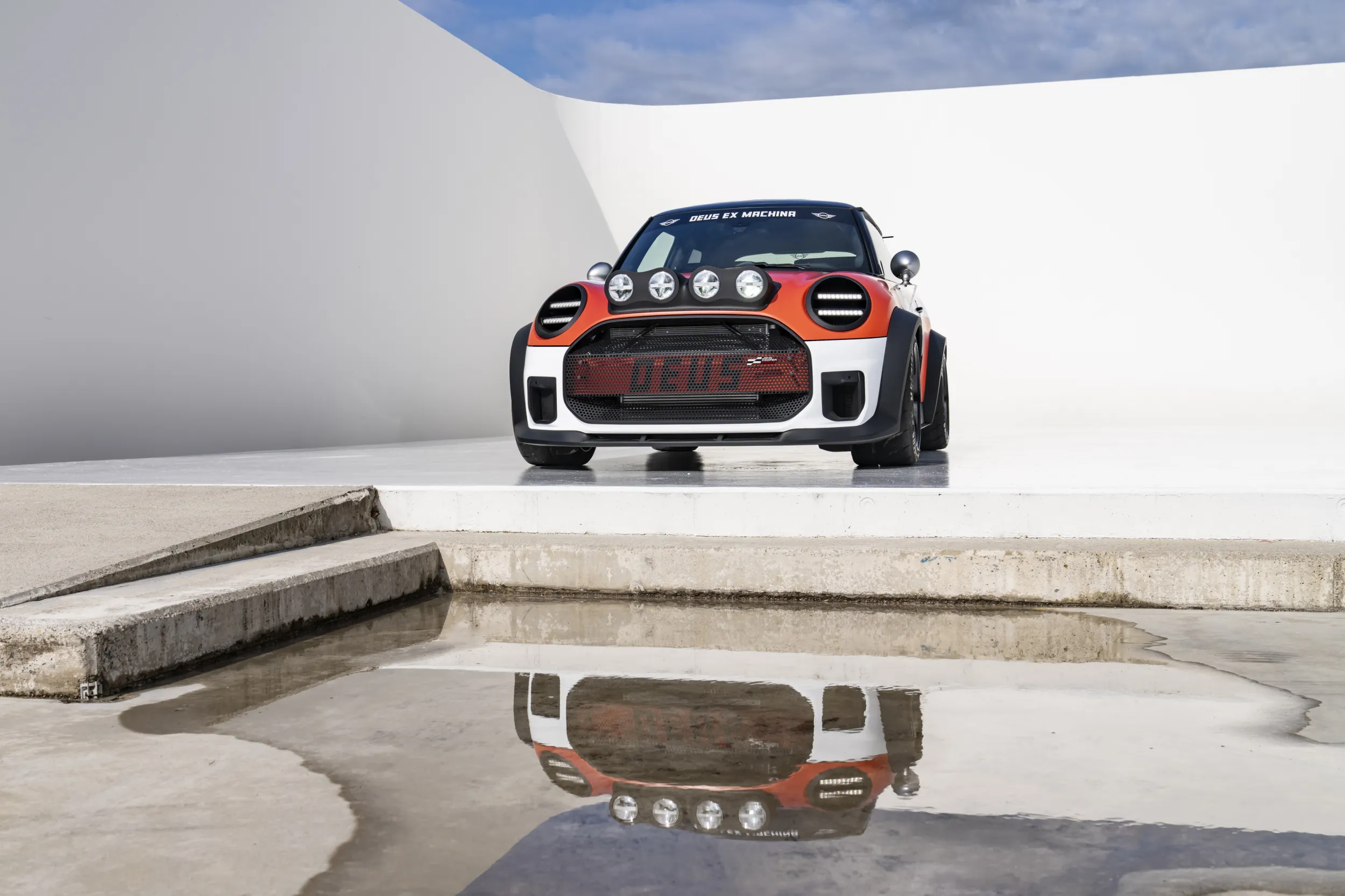 MINI JCW x Deus Ex Machina