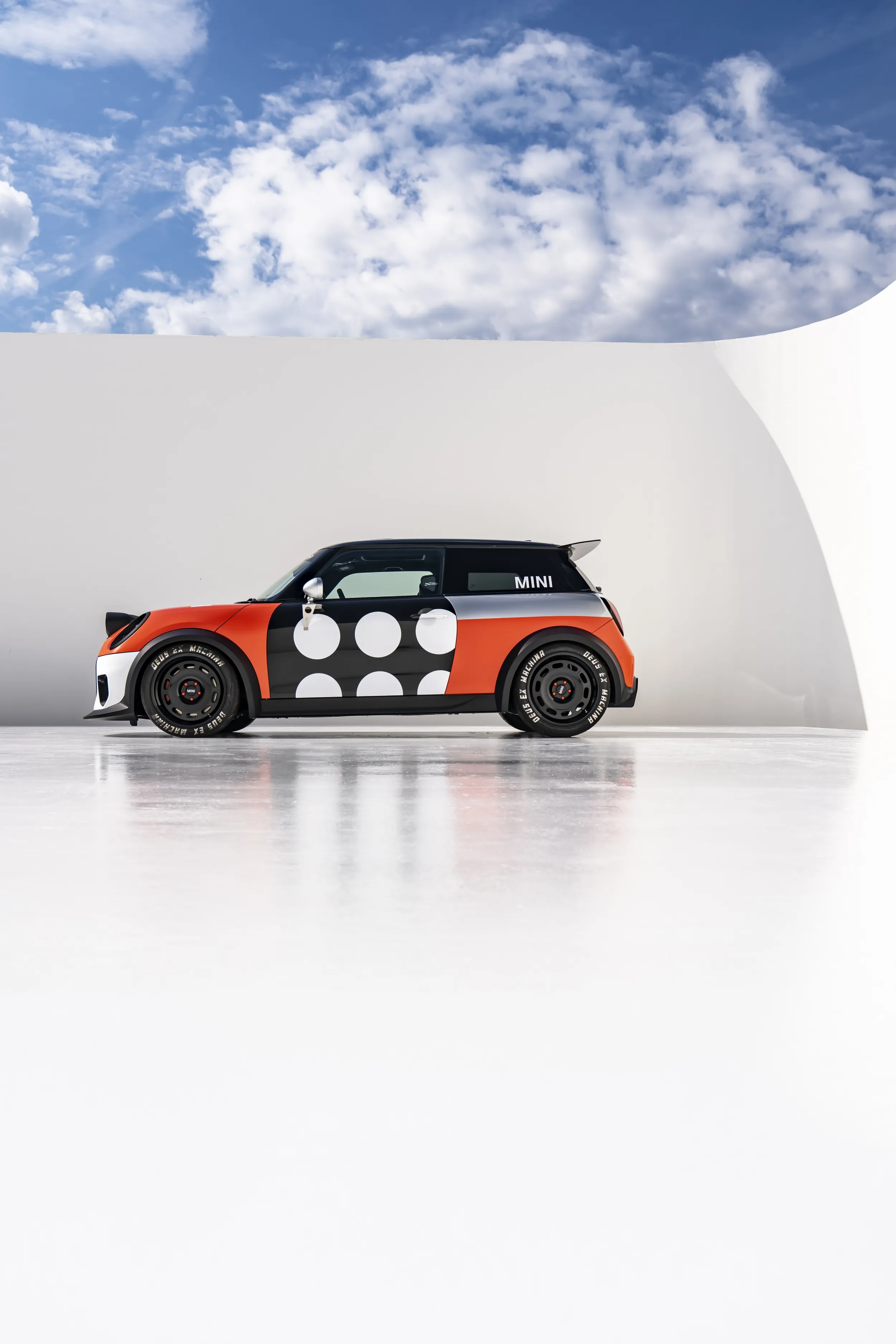 MINI JCW x Deus Ex Machina