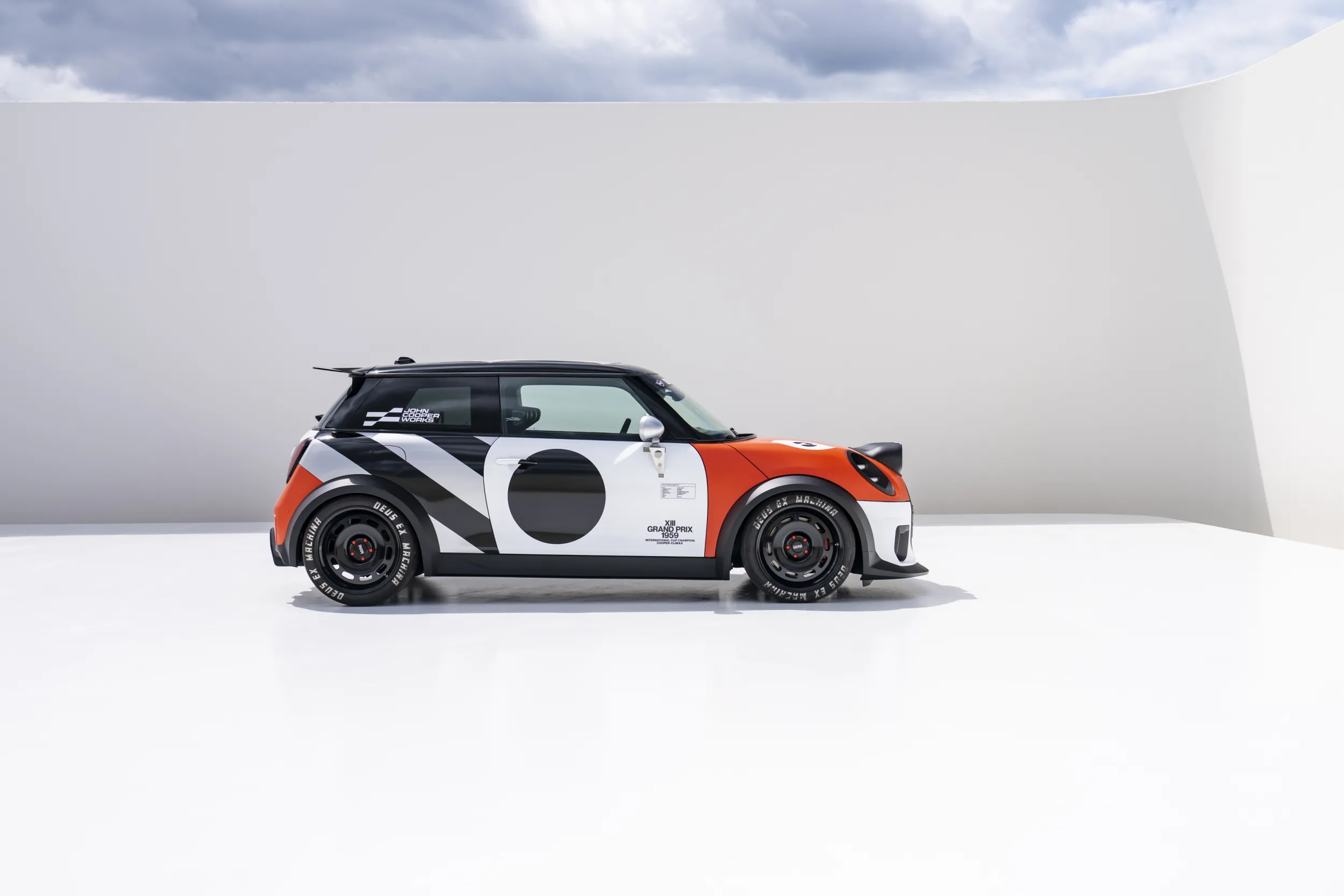 MINI JCW x Deus Ex Machina
