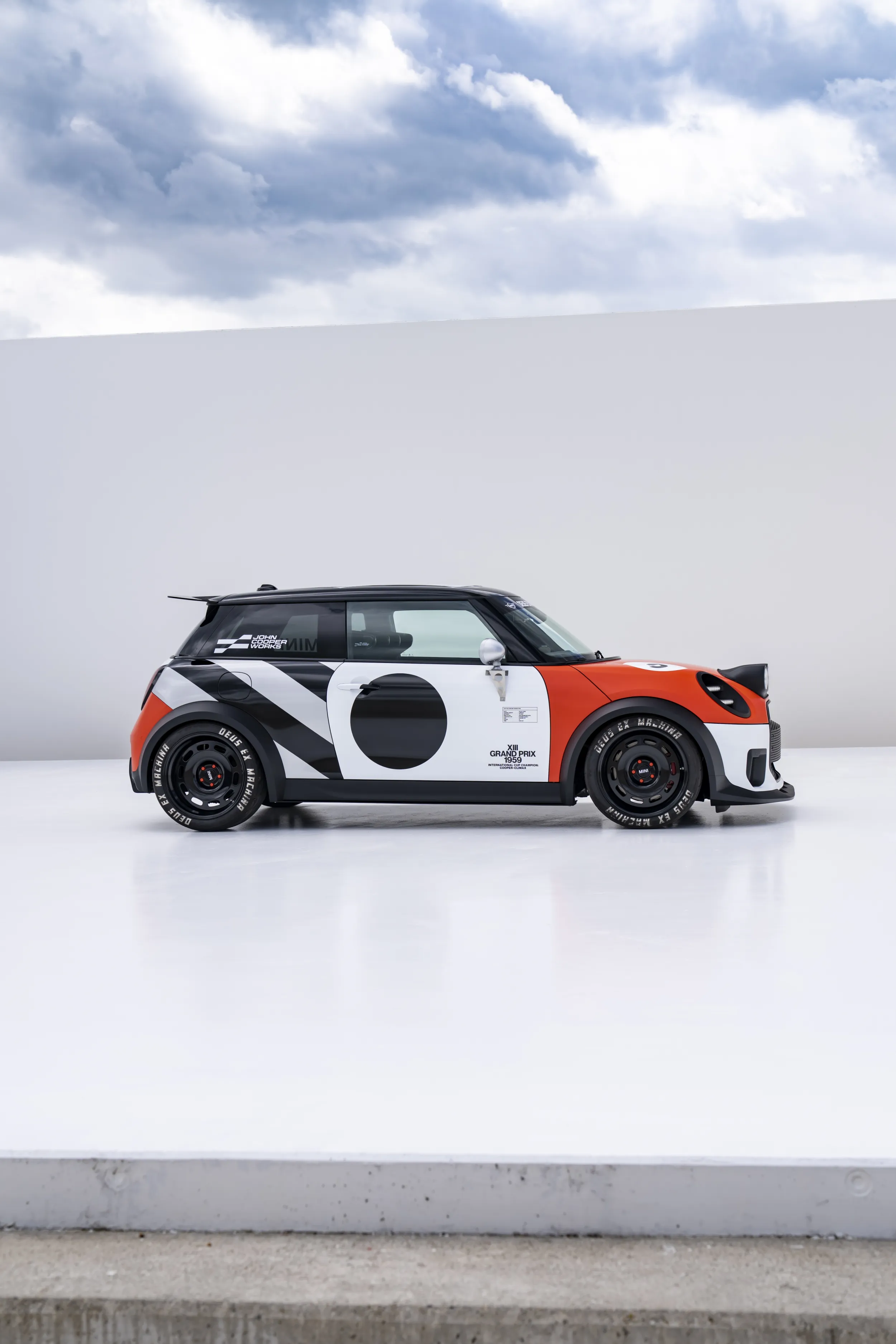 MINI JCW x Deus Ex Machina