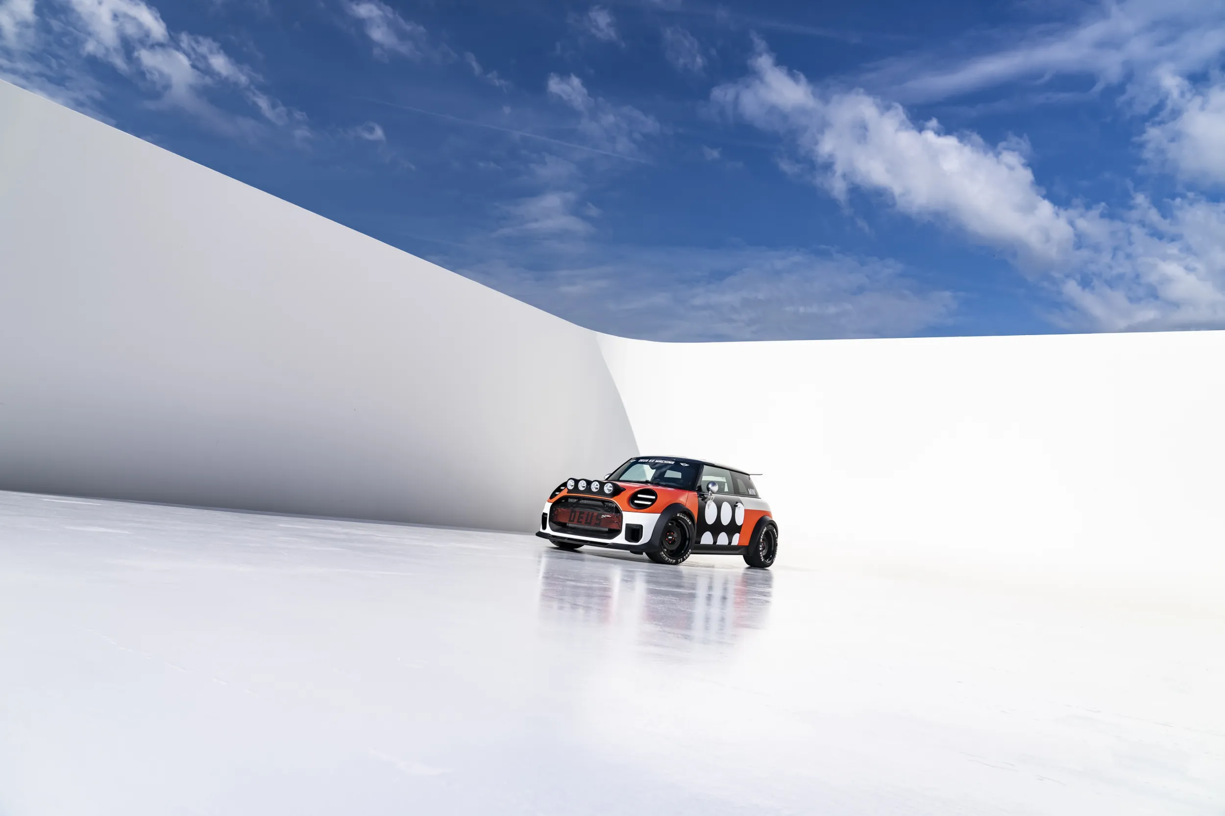MINI JCW x Deus Ex Machina
