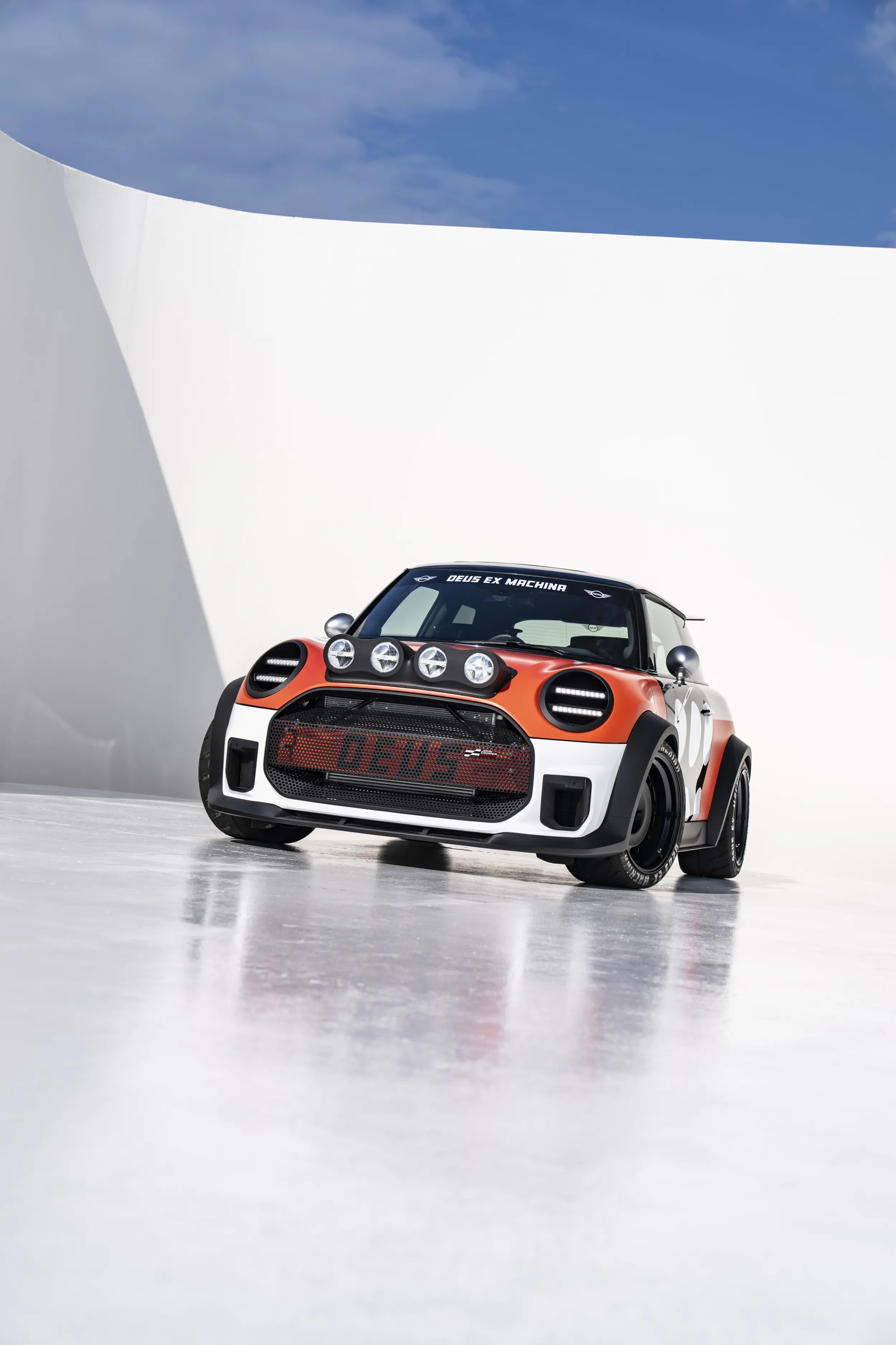 MINI JCW x Deus Ex Machina