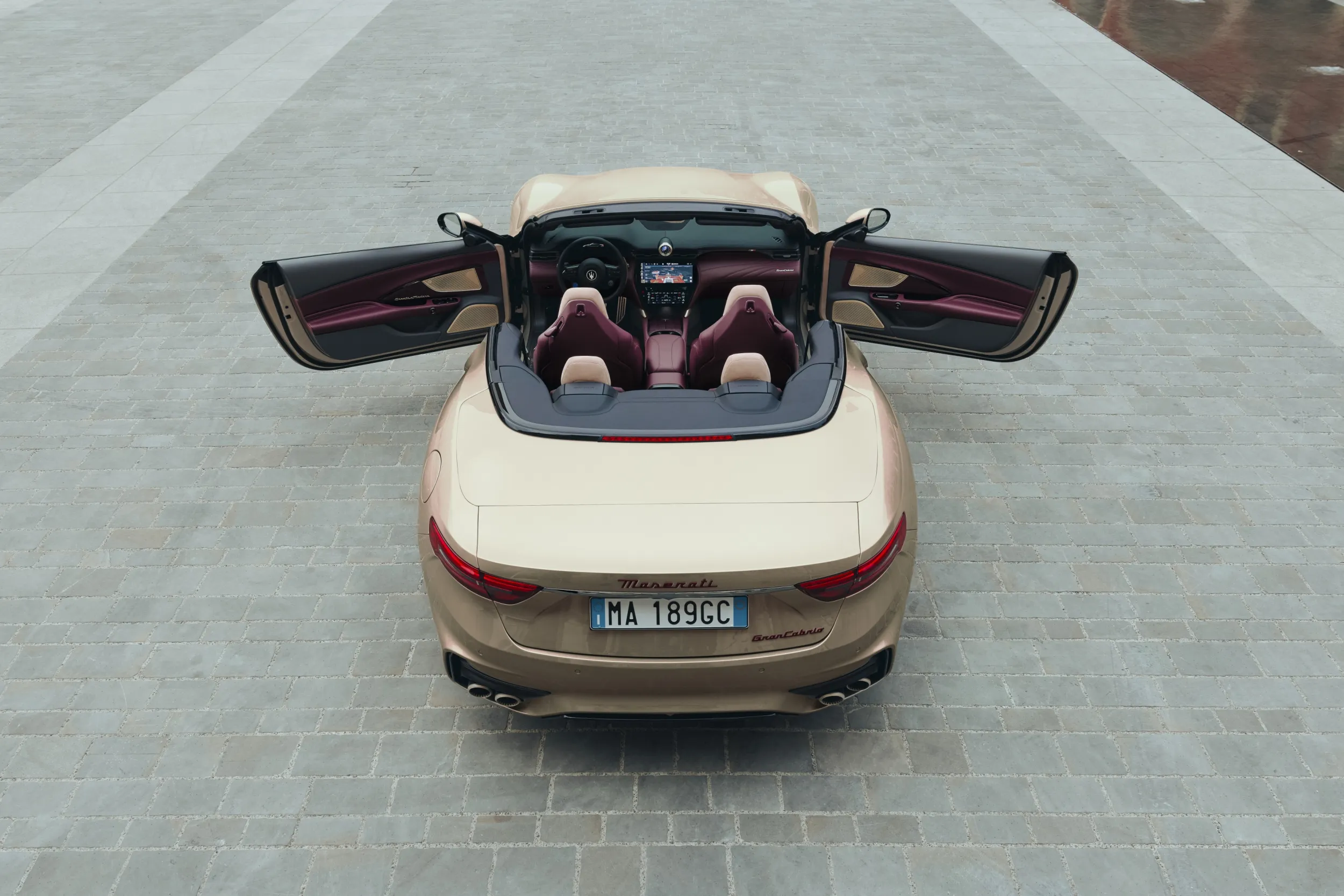 Maserati GranCabrio_Oro Lirico