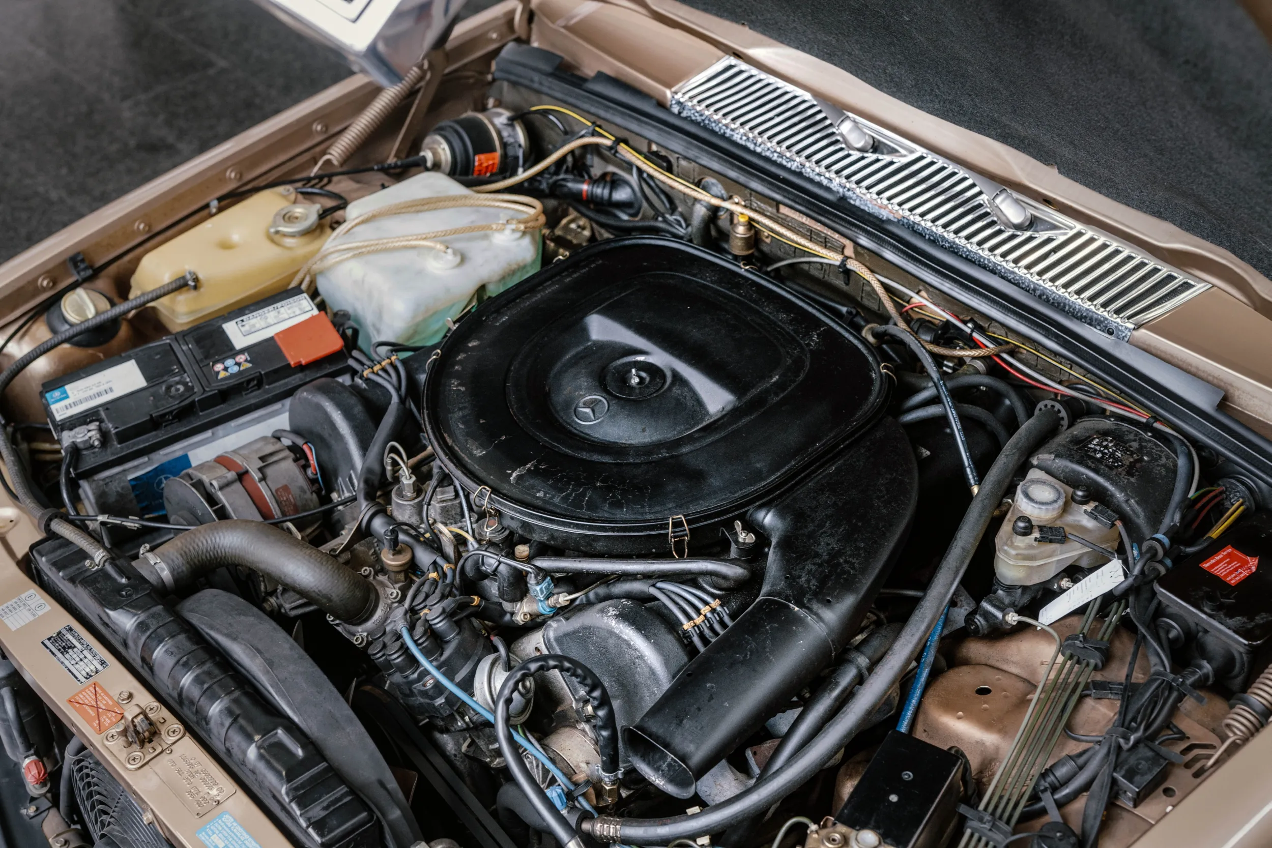 Mercedes-Benz 450 SEL 6.9