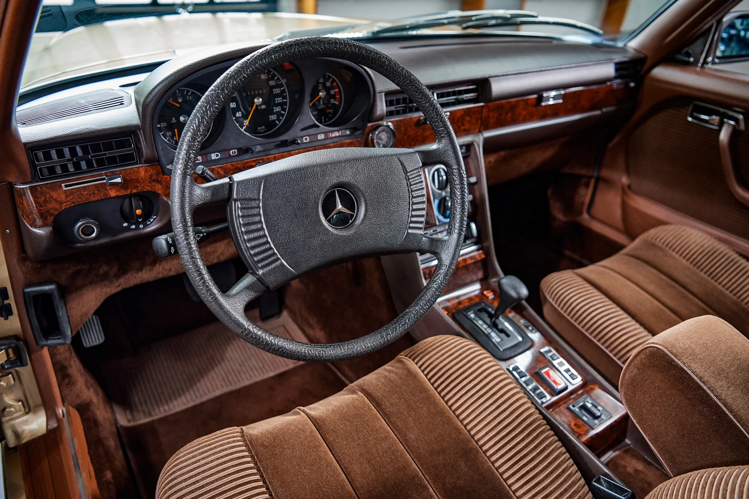 Mercedes-Benz 450 SEL 6.9