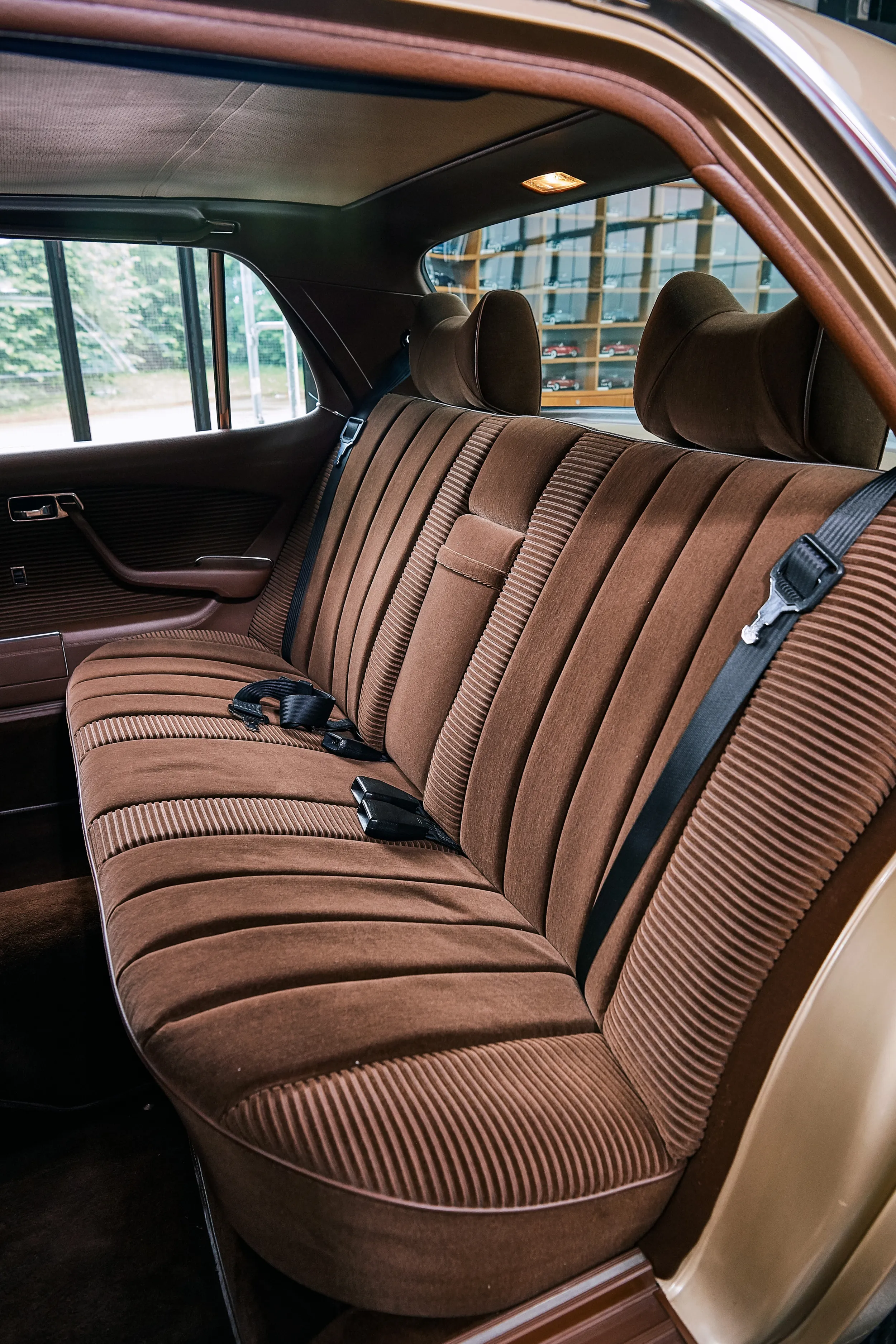 Mercedes-Benz 450 SEL 6.9