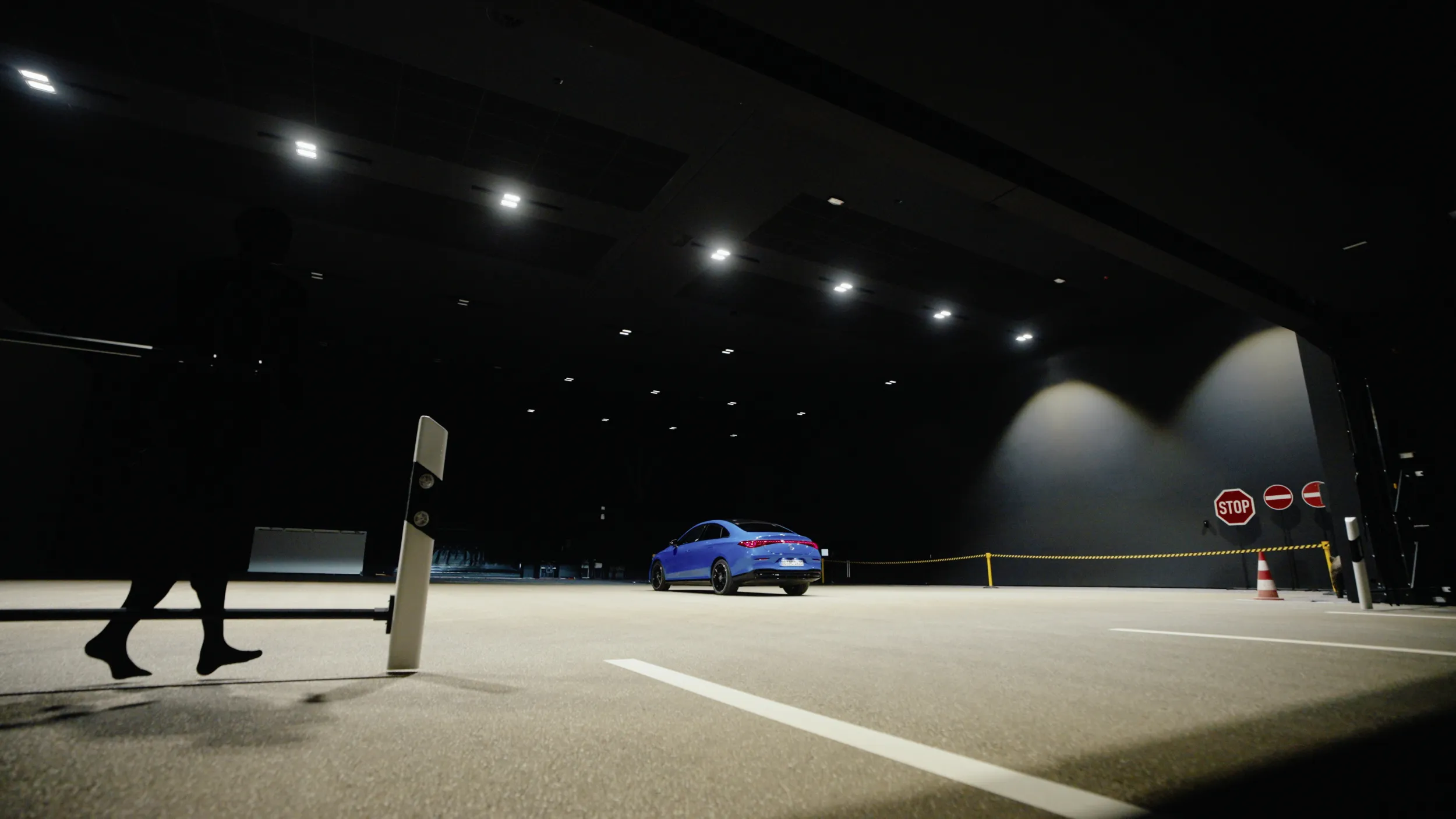 Mercedes-Benz opens most advanced light testing center in the automotive industry