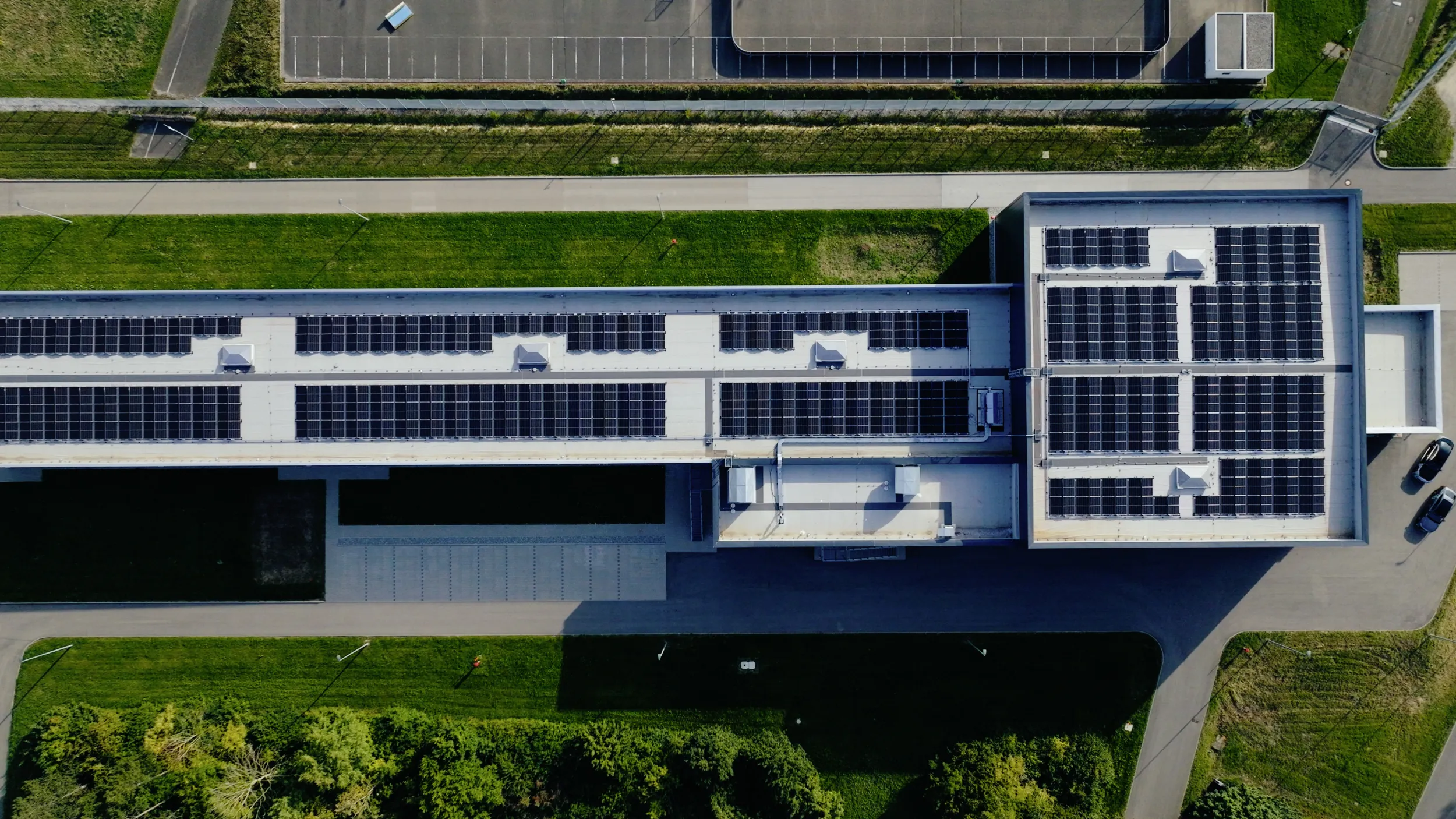 Mercedes-Benz opens most advanced light testing center in the automotive industry