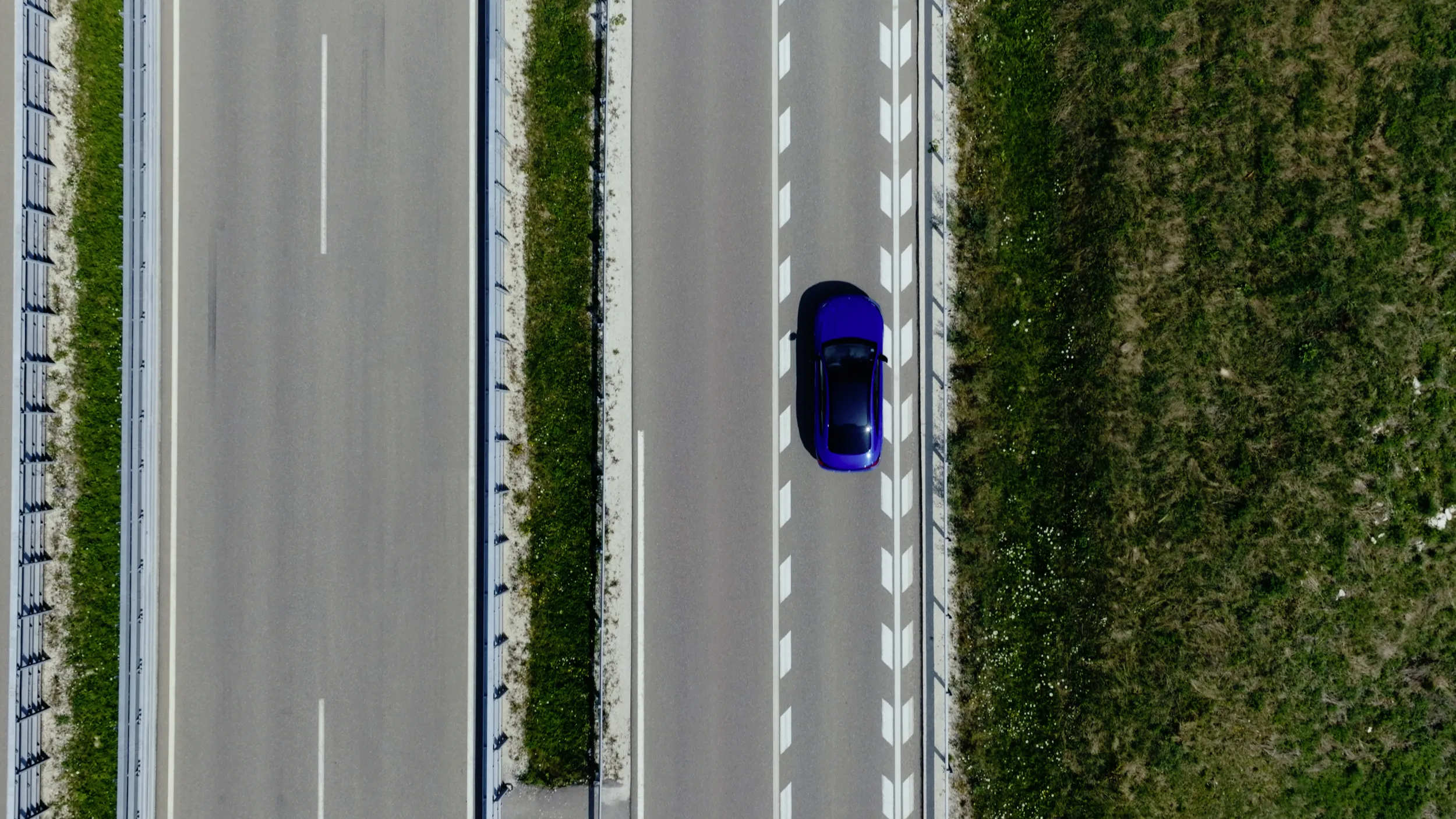 Mercedes-Benz opens most advanced light testing center in the automotive industry