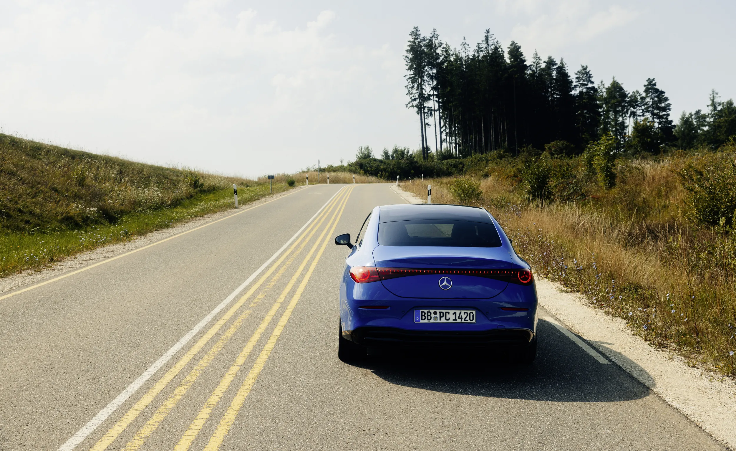 Mercedes-Benz opens most advanced light testing center in the automotive industry