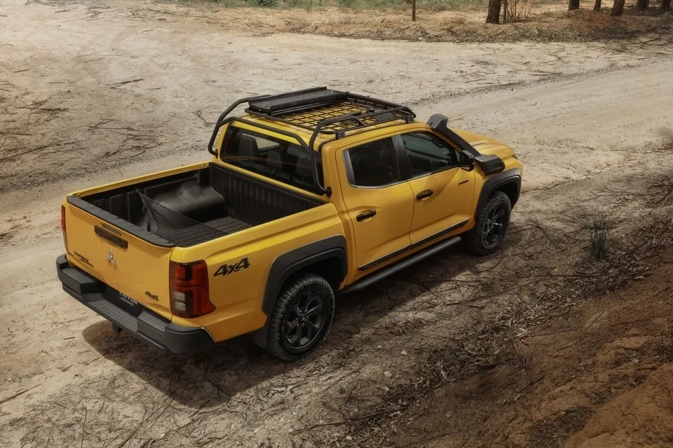 Mitsubishi Triton Savana