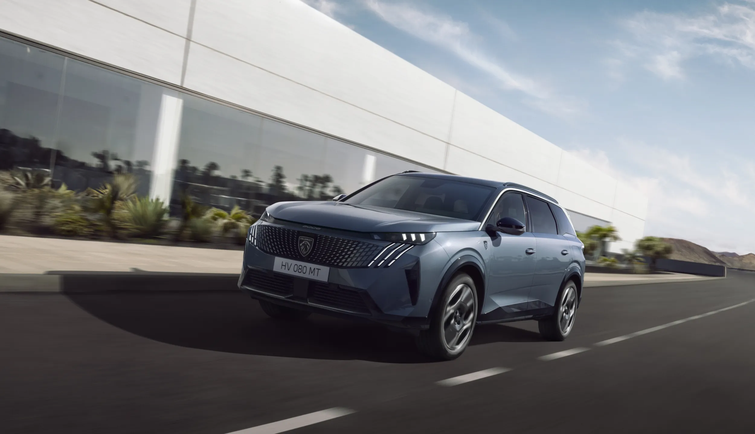 Peugeot E-5008
