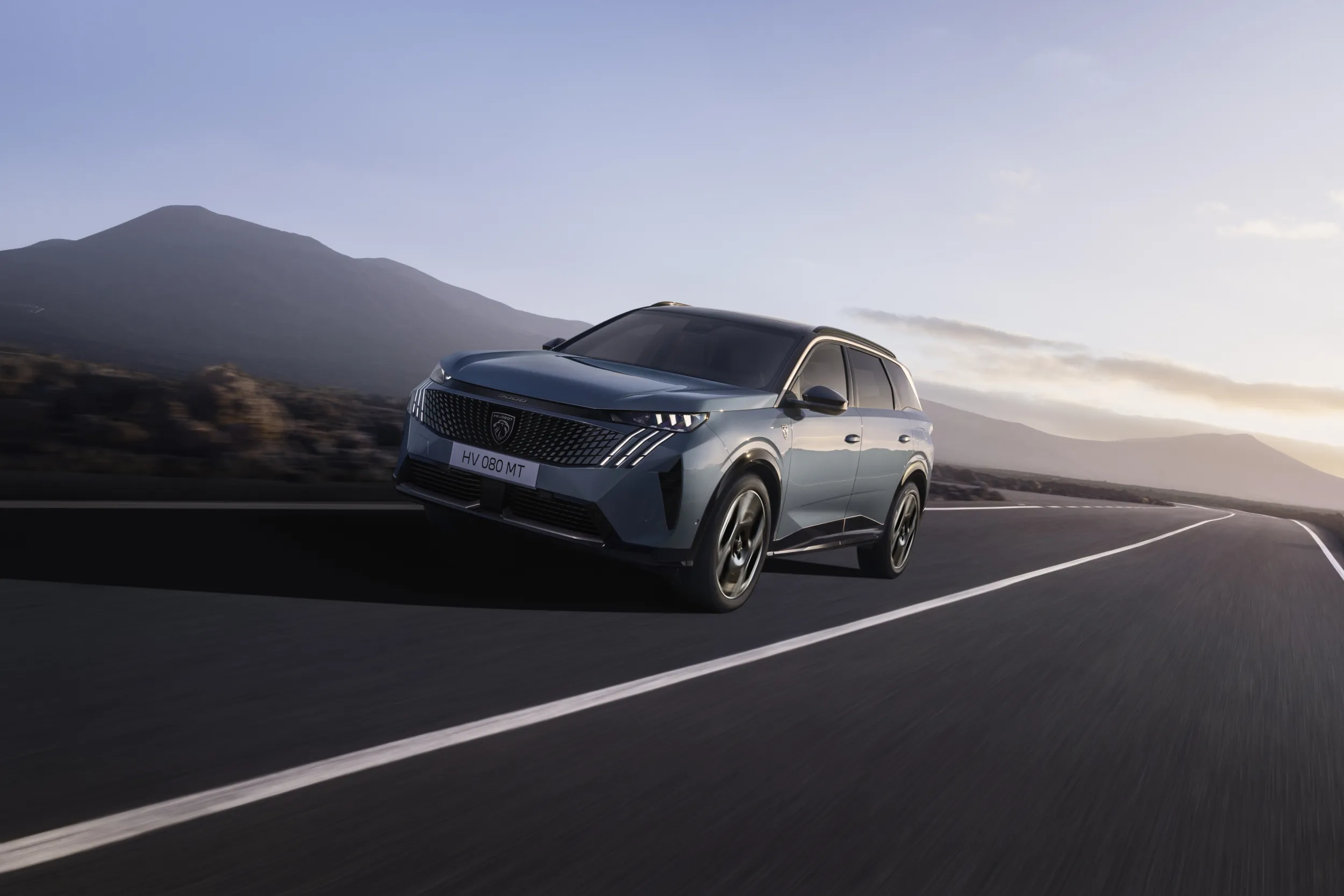 Peugeot E-5008