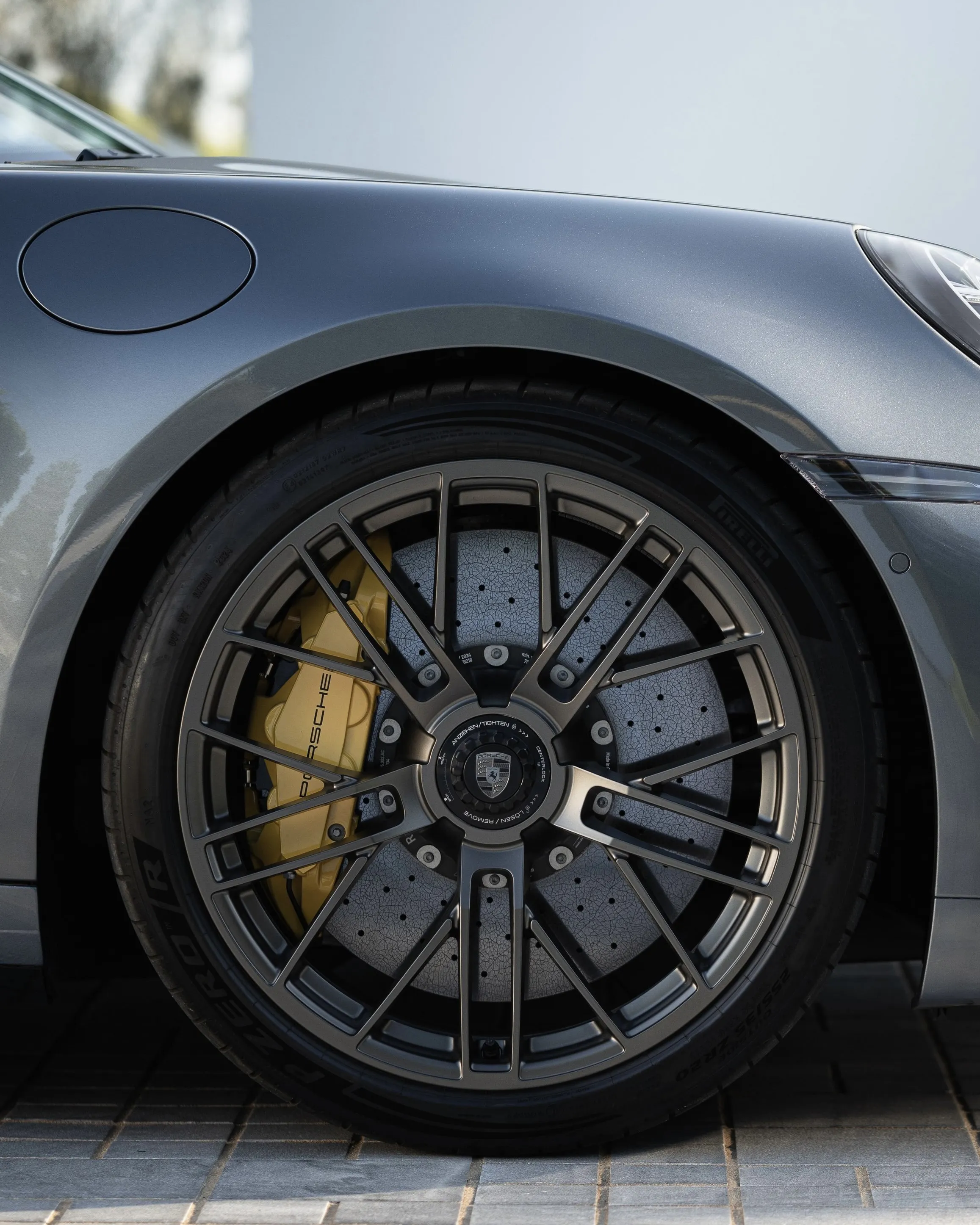 Pirelli P Zero R