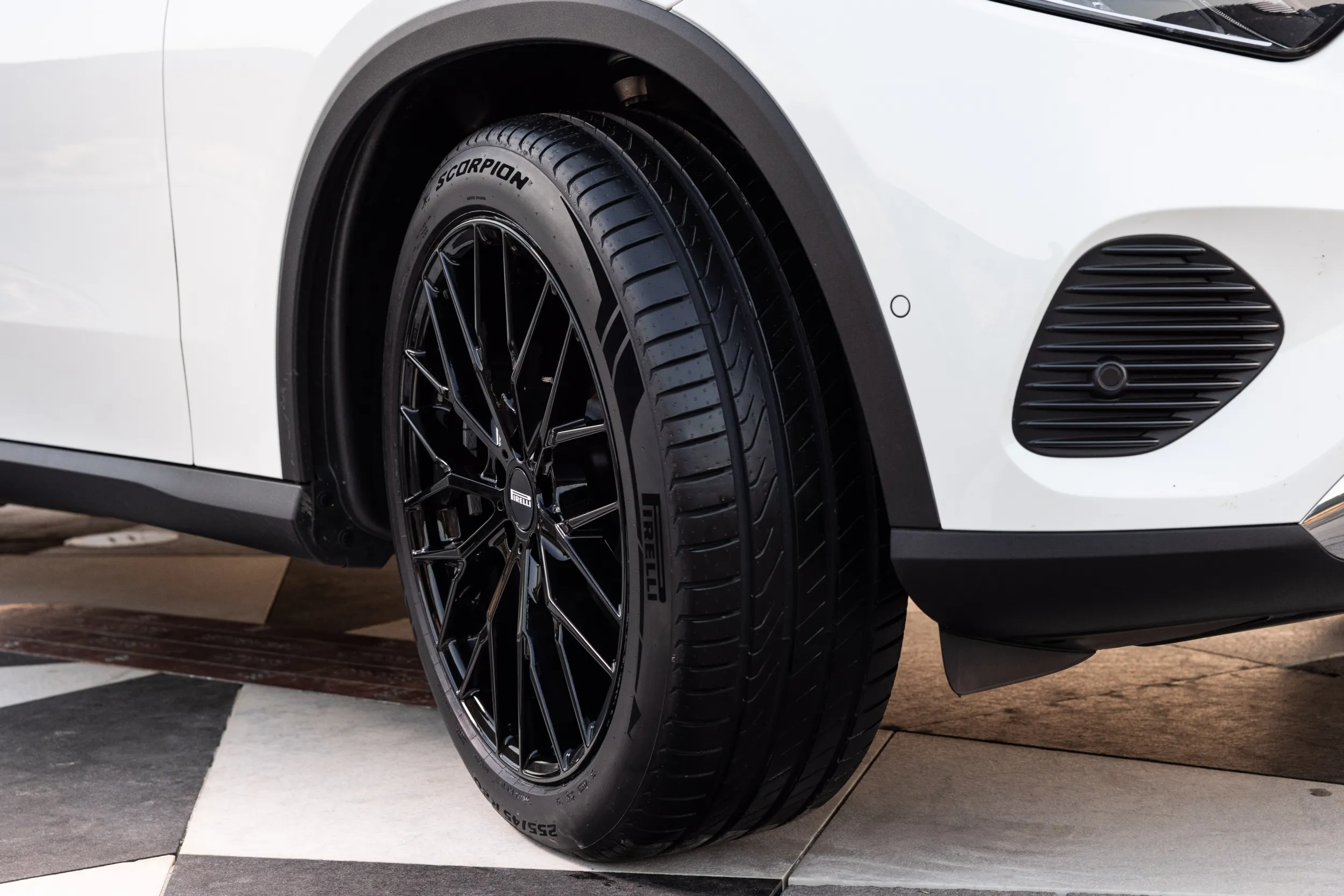 Pirelli Scorpion