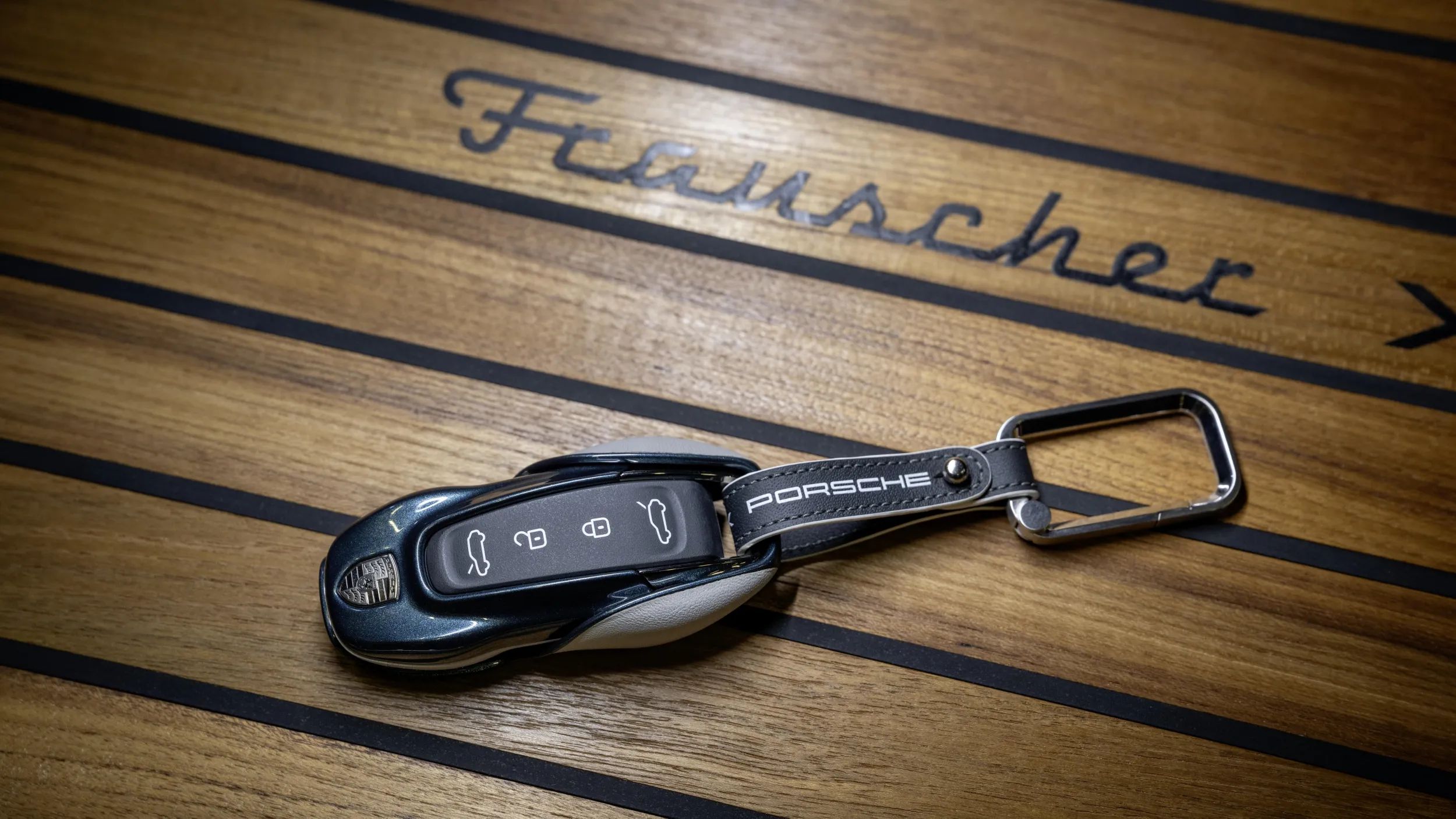 Porsch Macan Turbo Concept Lago, Frauscher x Porsche 790 Spectre @ boot Düsseldorf