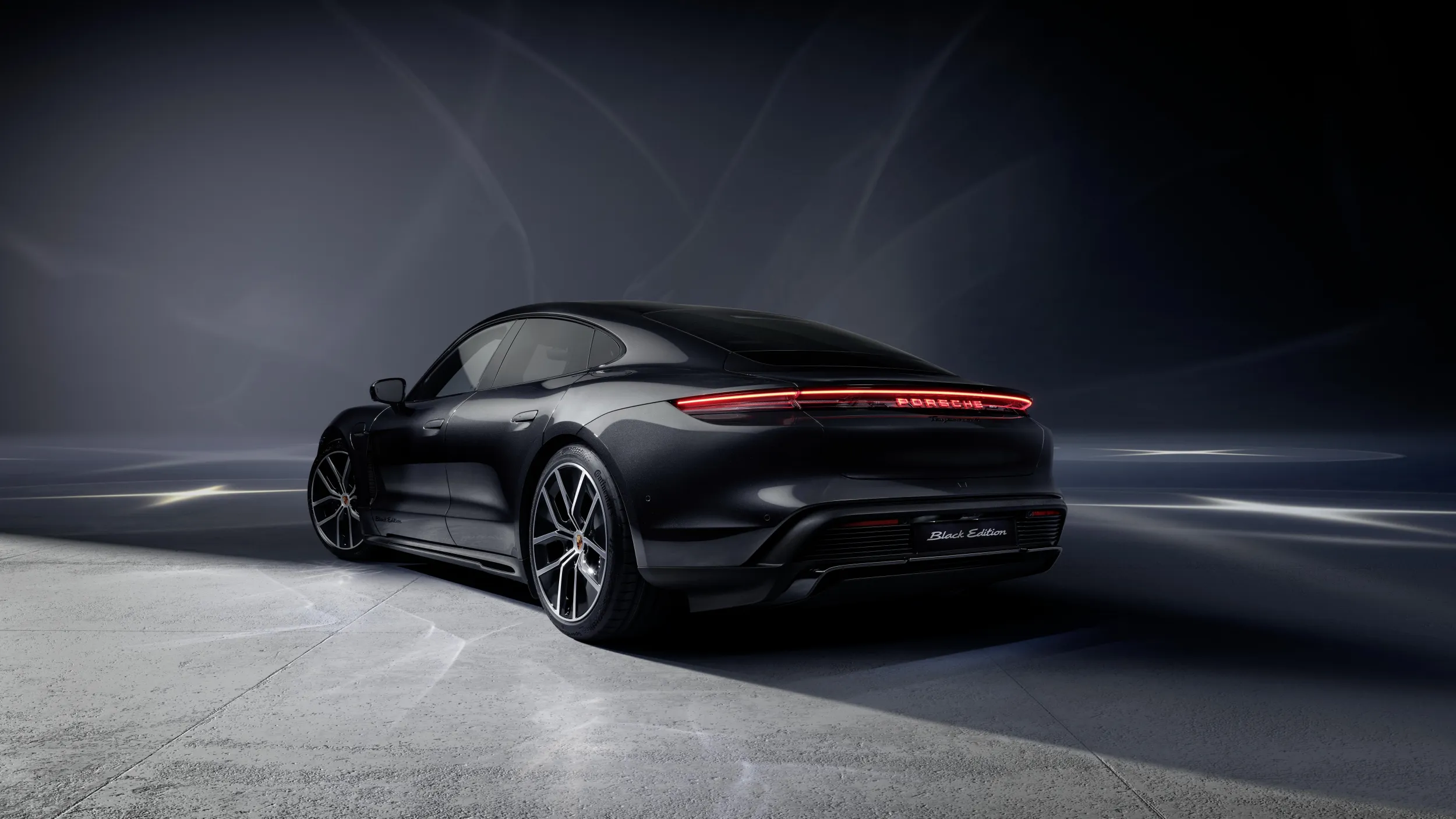 Porsche Taycan Black Edition, Porsche Cayenne Black Edition