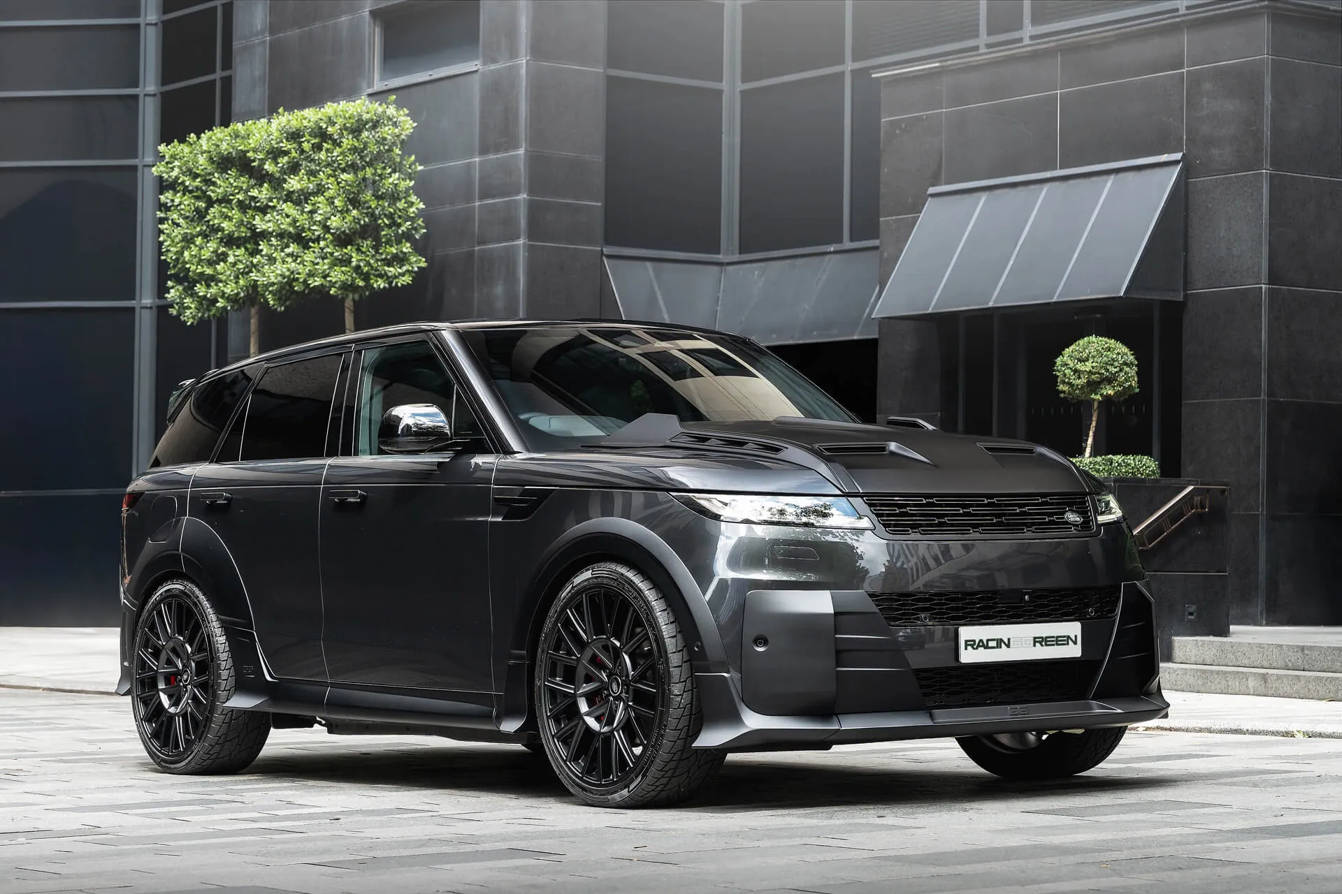 Range Rover Sport Fintail