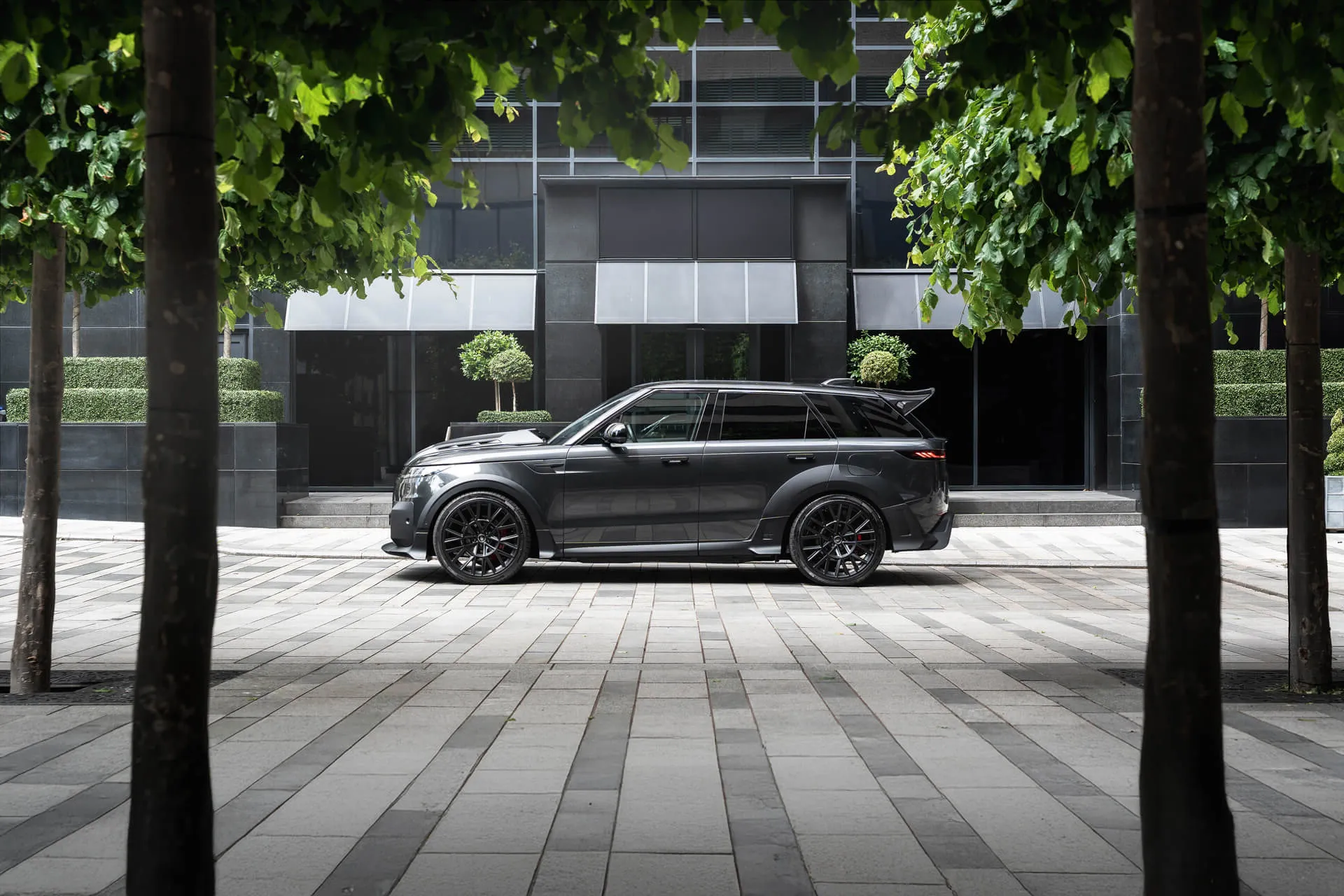 Range Rover Sport Fintail