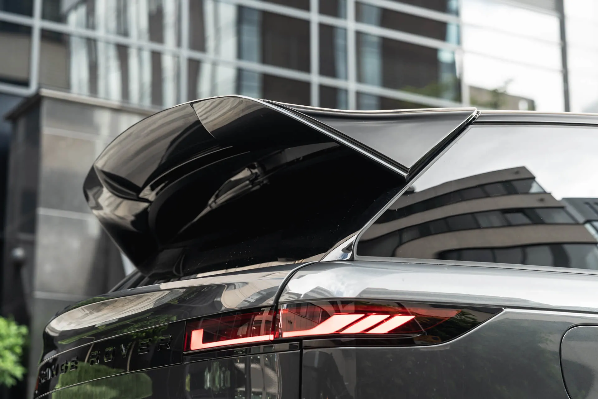 Range Rover Sport Fintail