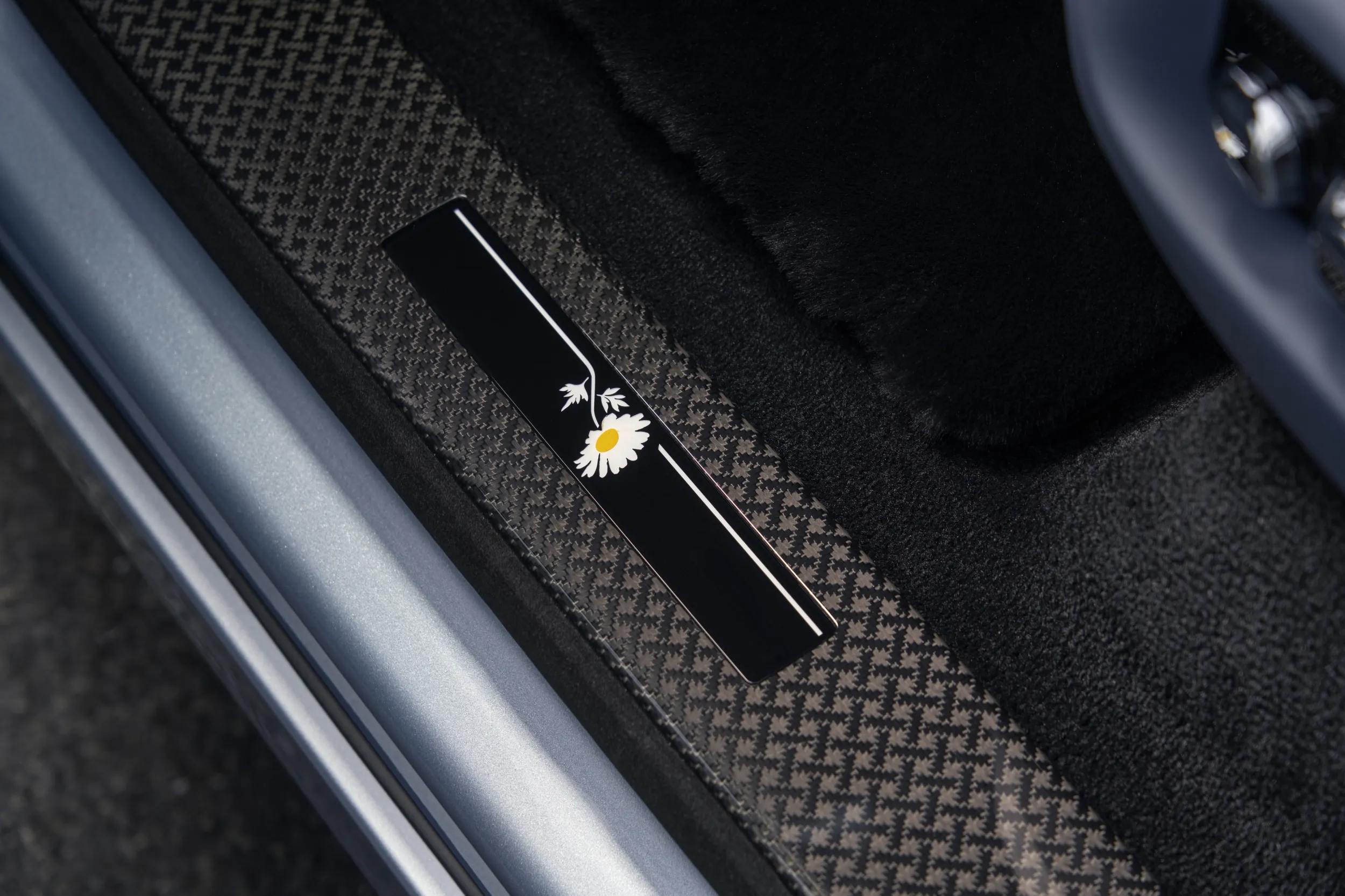 Rolls-Royce Black Badge Cullinan Daisy