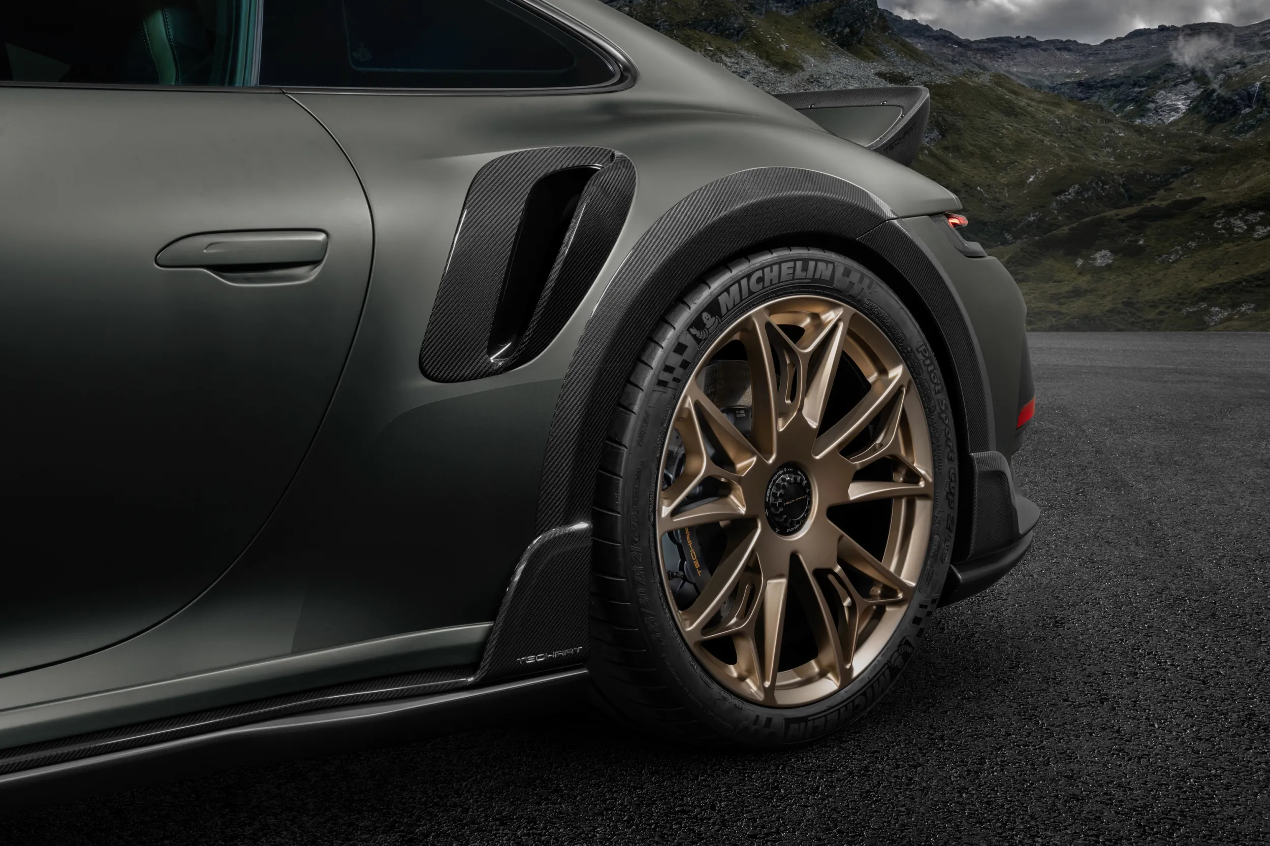 TECHART GT Street R MONOCHROME