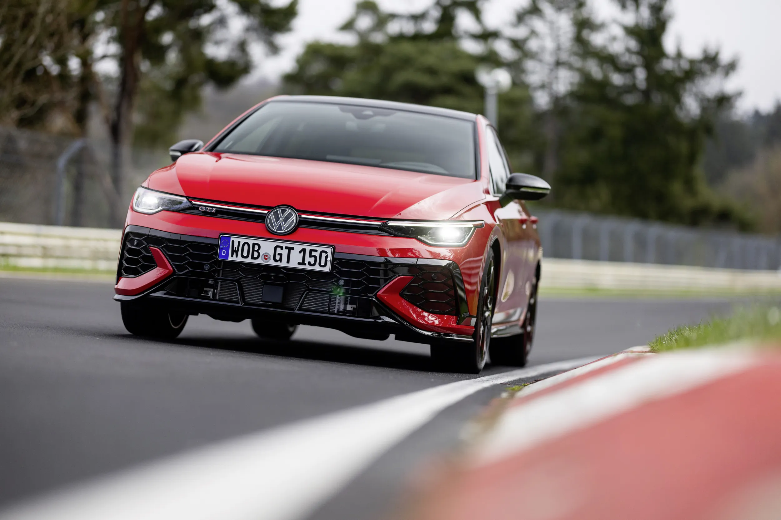 Volkswagen Golf GTI EDITION 50